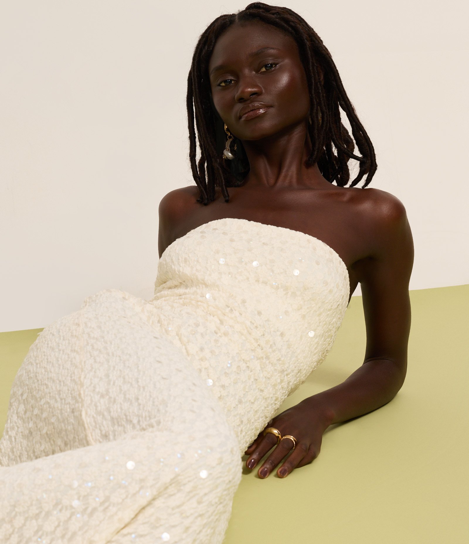 Vestido Longo Tomara que Caia em Renda e Paetê Branco 4