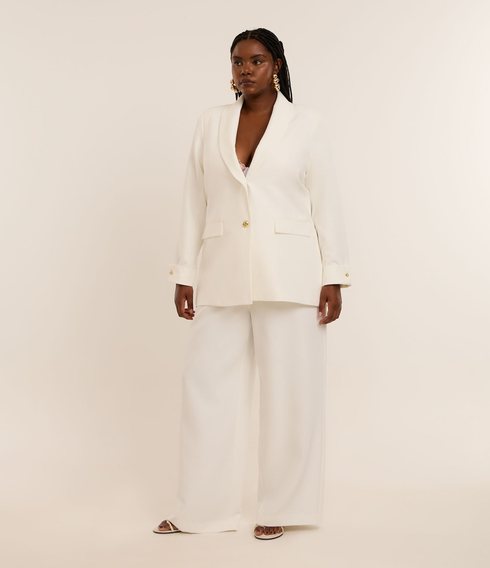 Blazer em Alfaiataria com Botão Gold Curve & Plus Size Branco 8