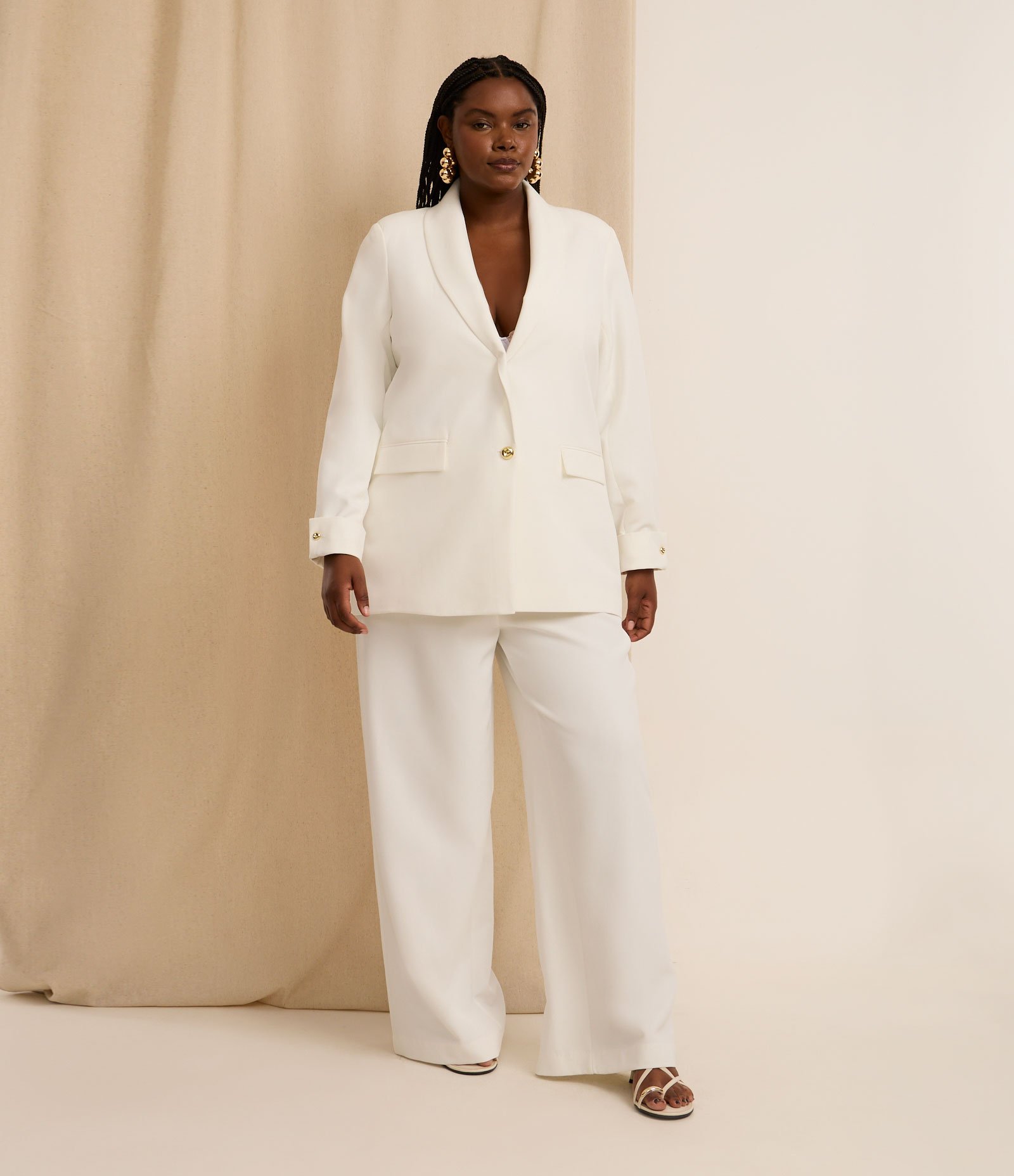 Blazer em Alfaiataria com Botão Gold Curve & Plus Size Branco 2