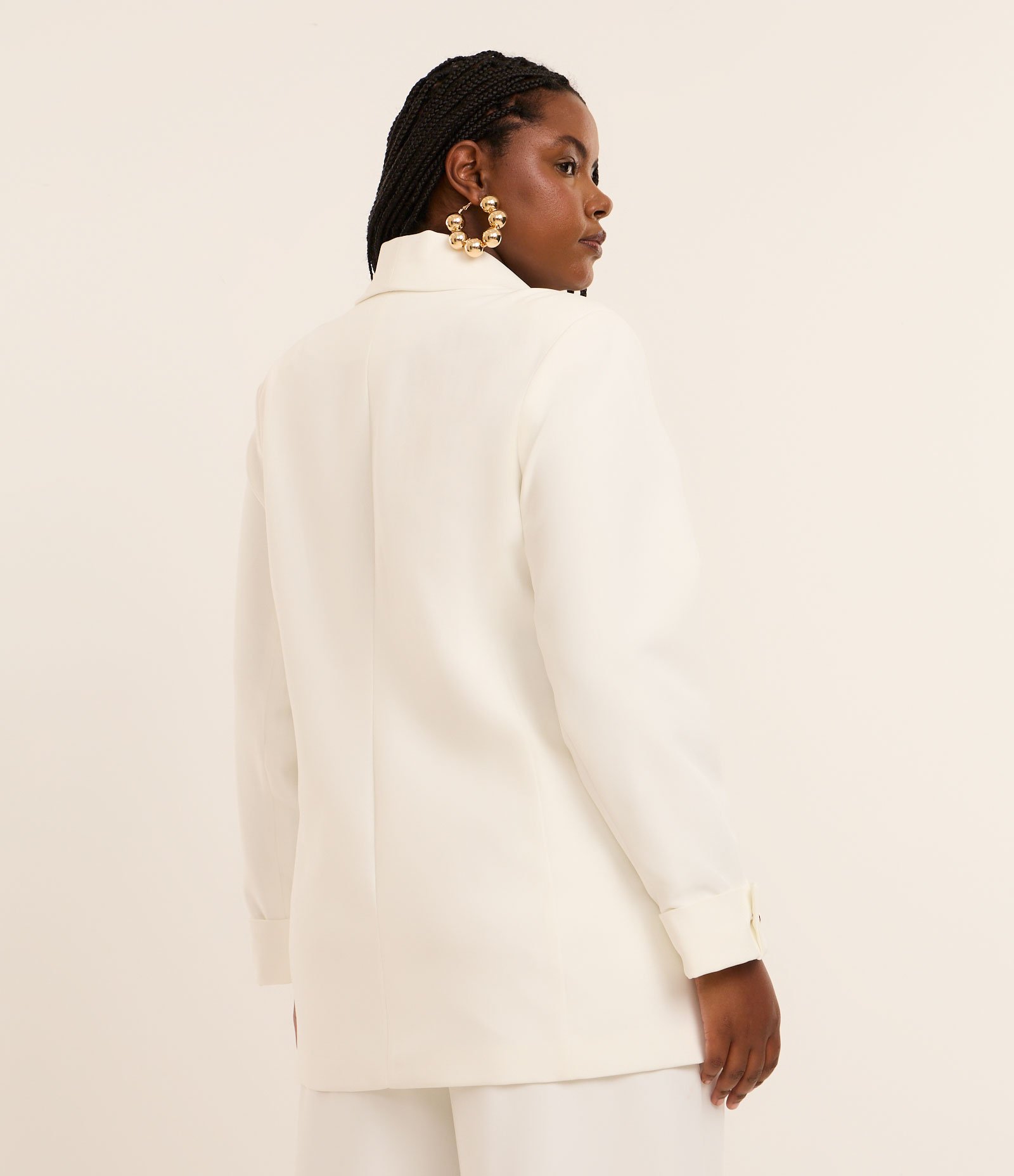 Blazer em Alfaiataria com Botão Gold Curve & Plus Size Branco 5