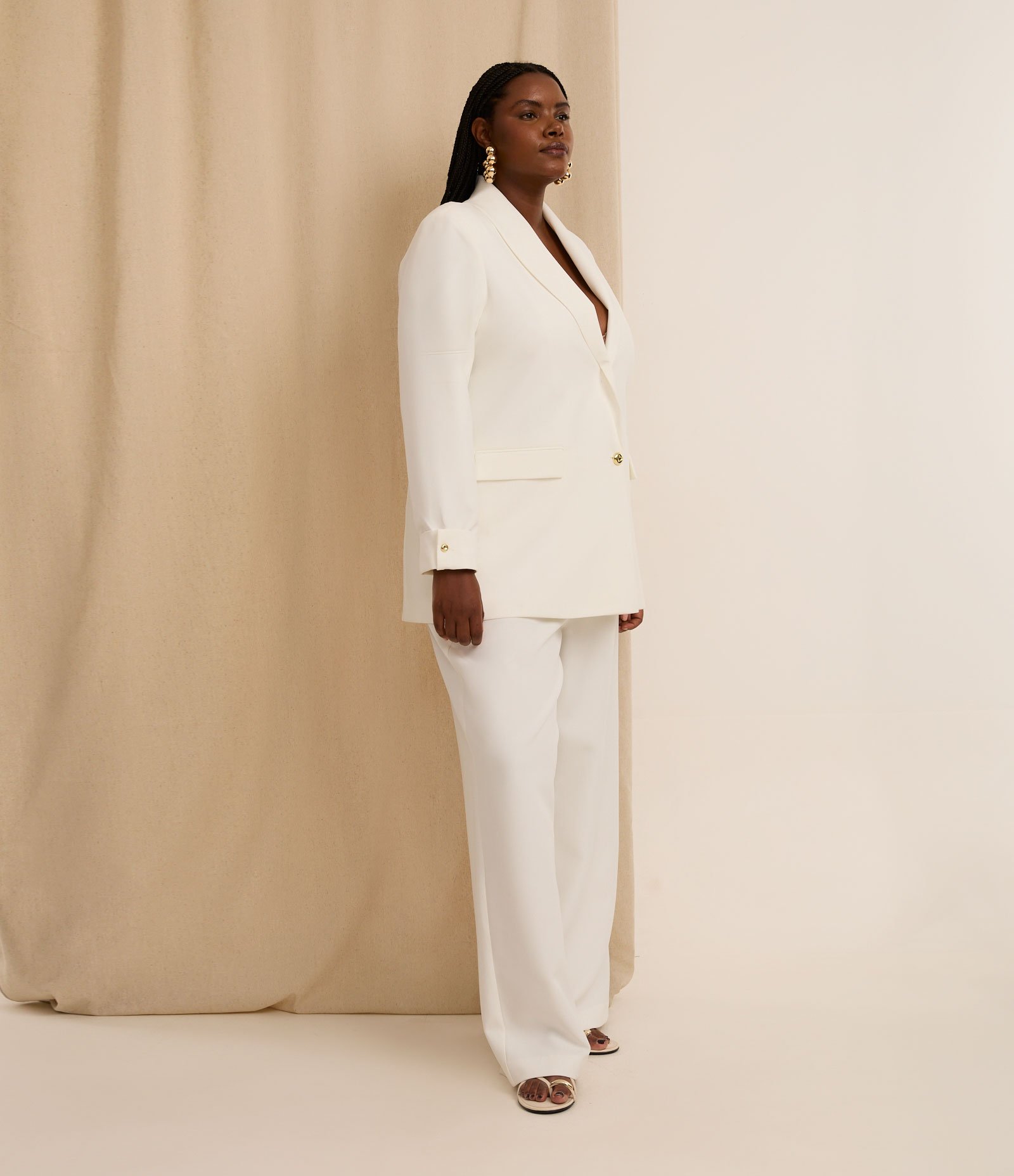 Blazer em Alfaiataria com Botão Gold Curve & Plus Size Branco 6