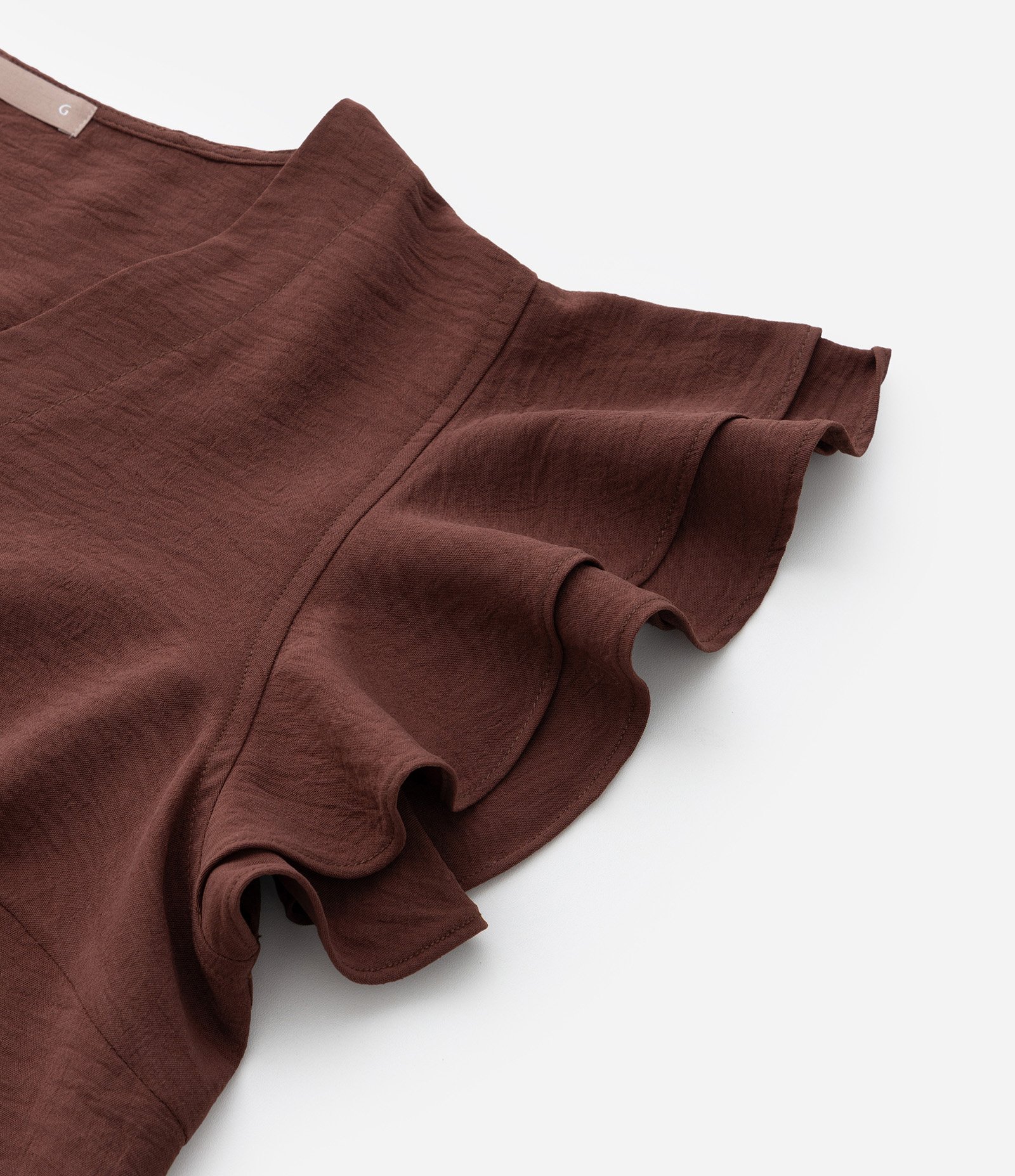 Blusa em Crepe com Babado na Manga Curve & Plus Size Marrom 7