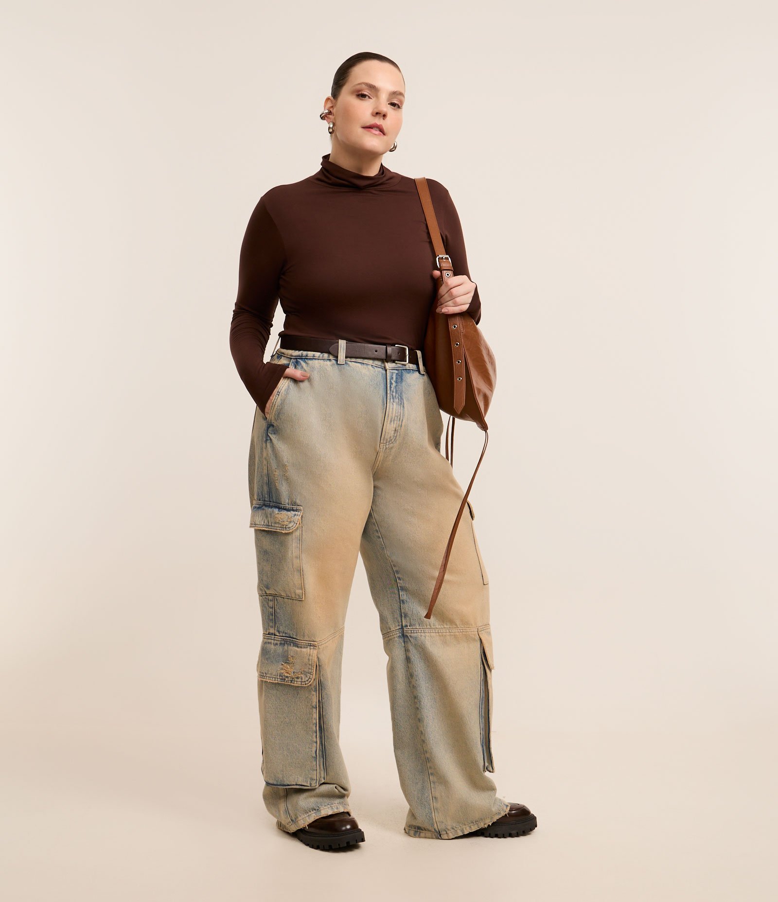 Blusa Gola Alta em Viscolycra Curve & Plus Size Marrom 3