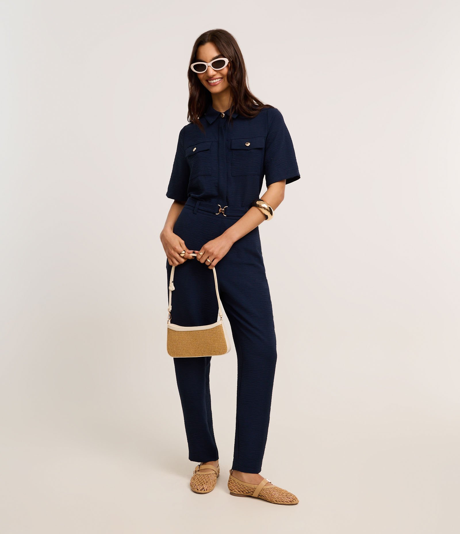 Calça Cenoura Cintura Alta em Airflow com Fivelas Metalizadas Azul 1