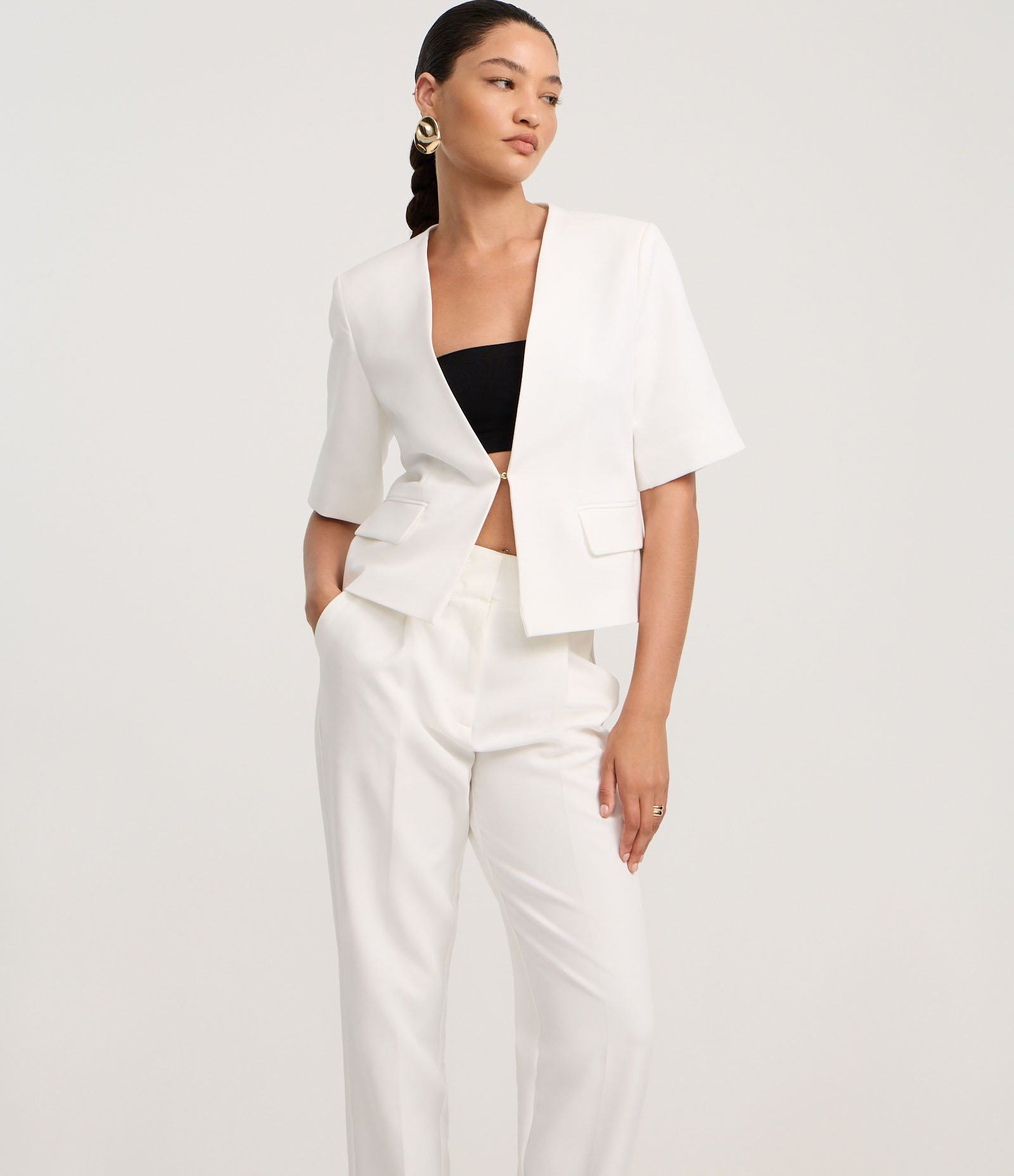 Calça Cenoura Alfaiatada com Barra Italiana e Detalhe de Lapela Off White 2