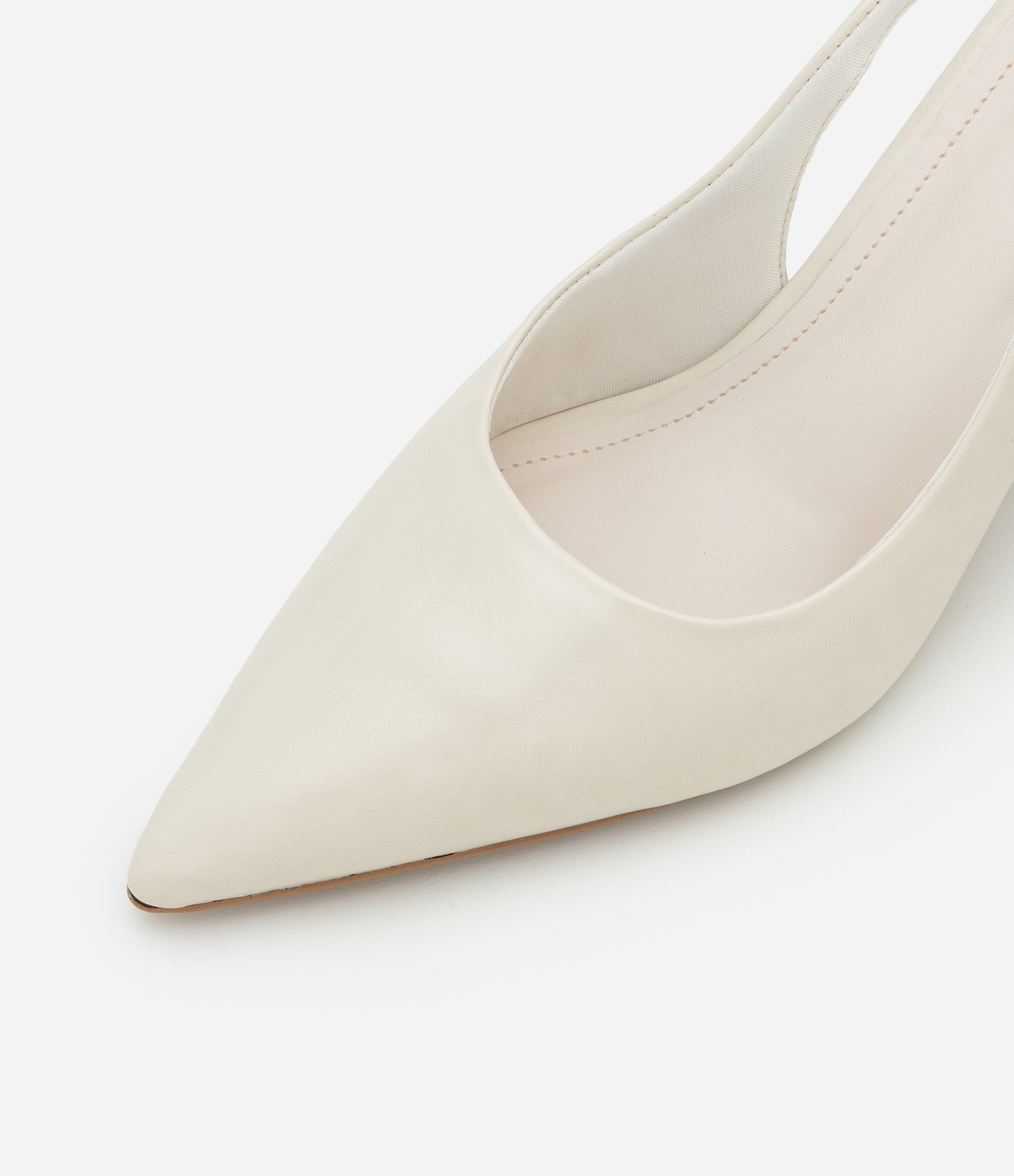 Sapato Slingback com Aviamento Lateral Off White 3