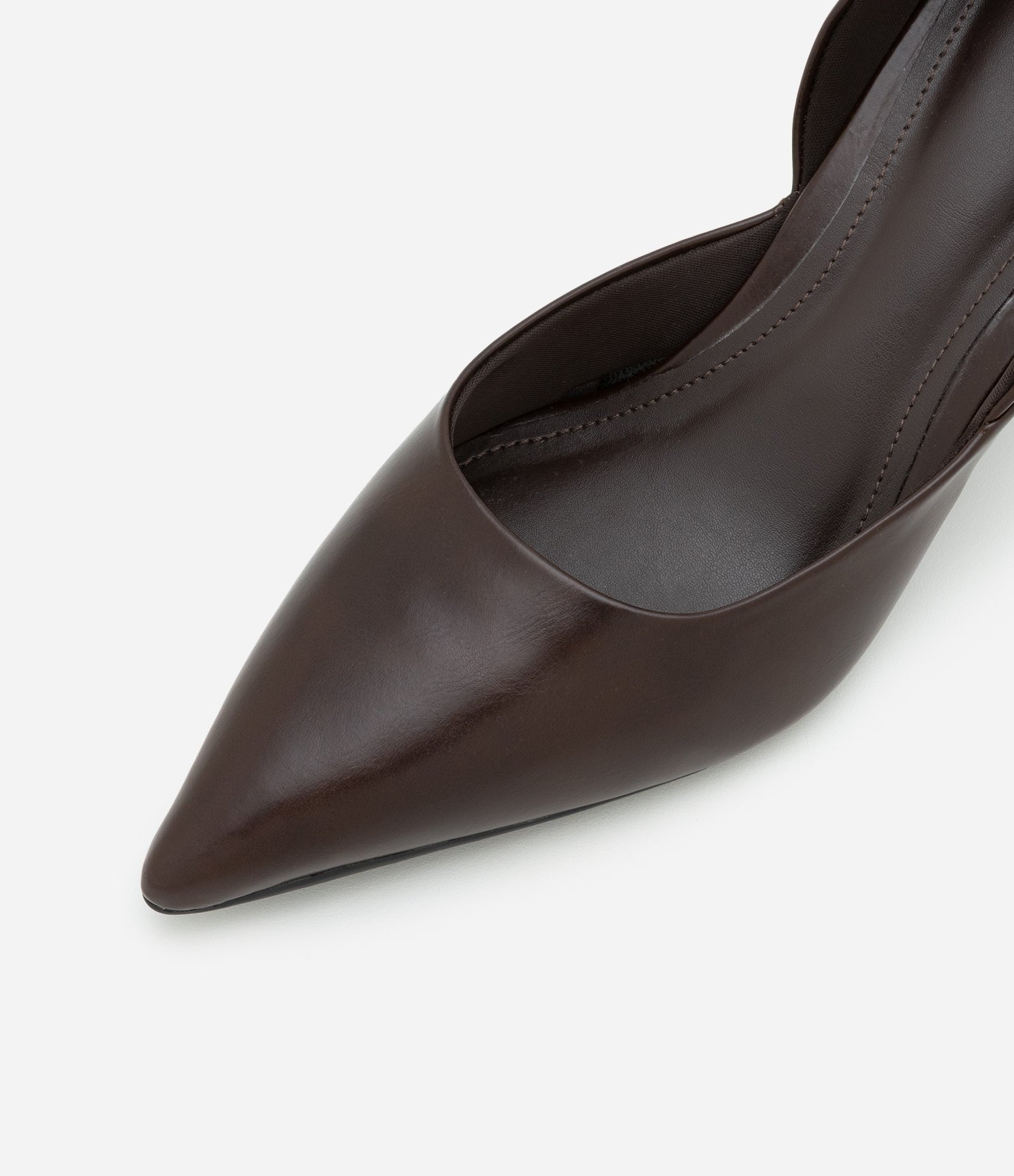 Sapato Scarpin com Recorte Lateral e Salto Flare Marrom 3