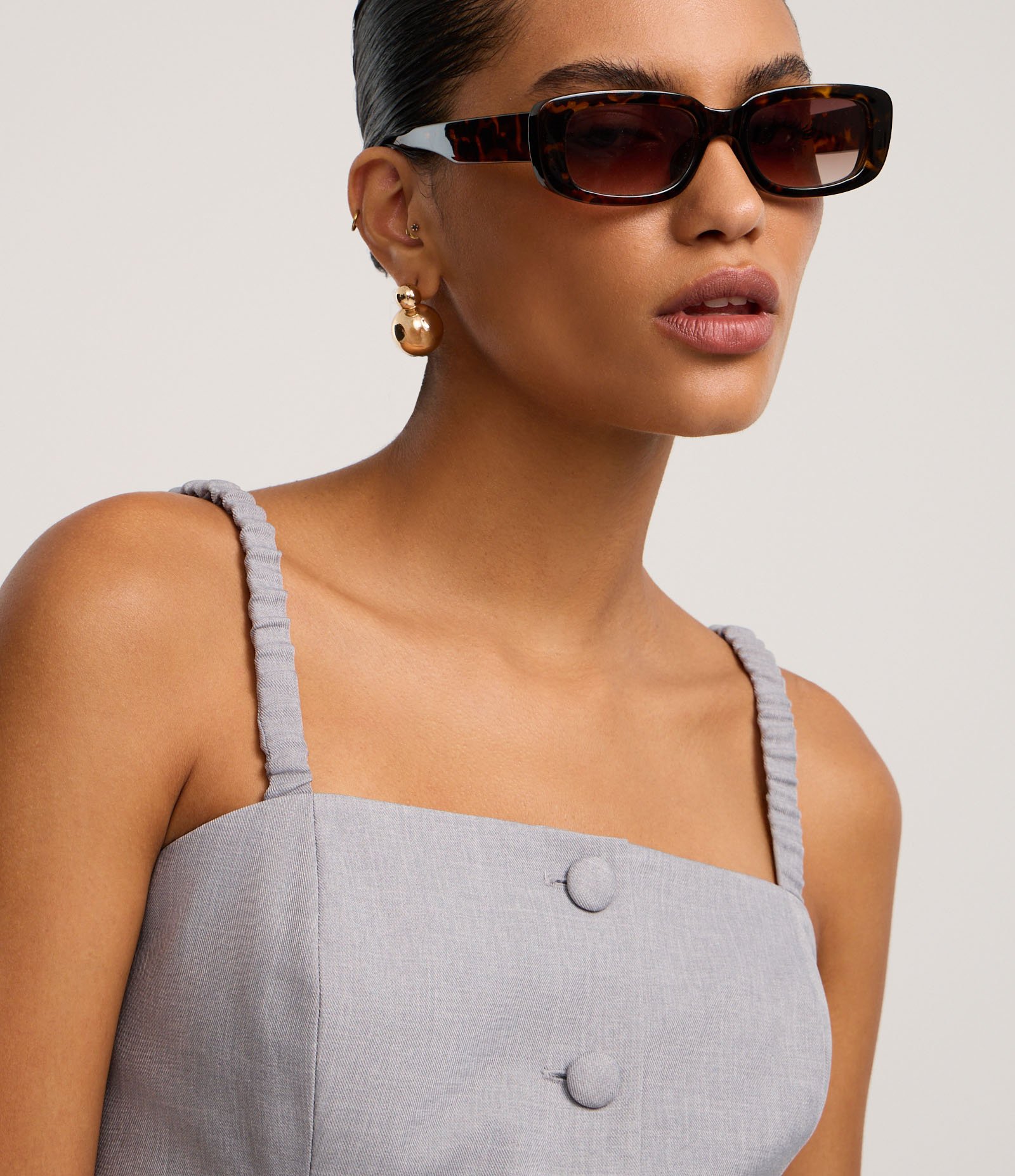 Blusa Alfaiatada de Alça com Botões Forrados Cinza 3