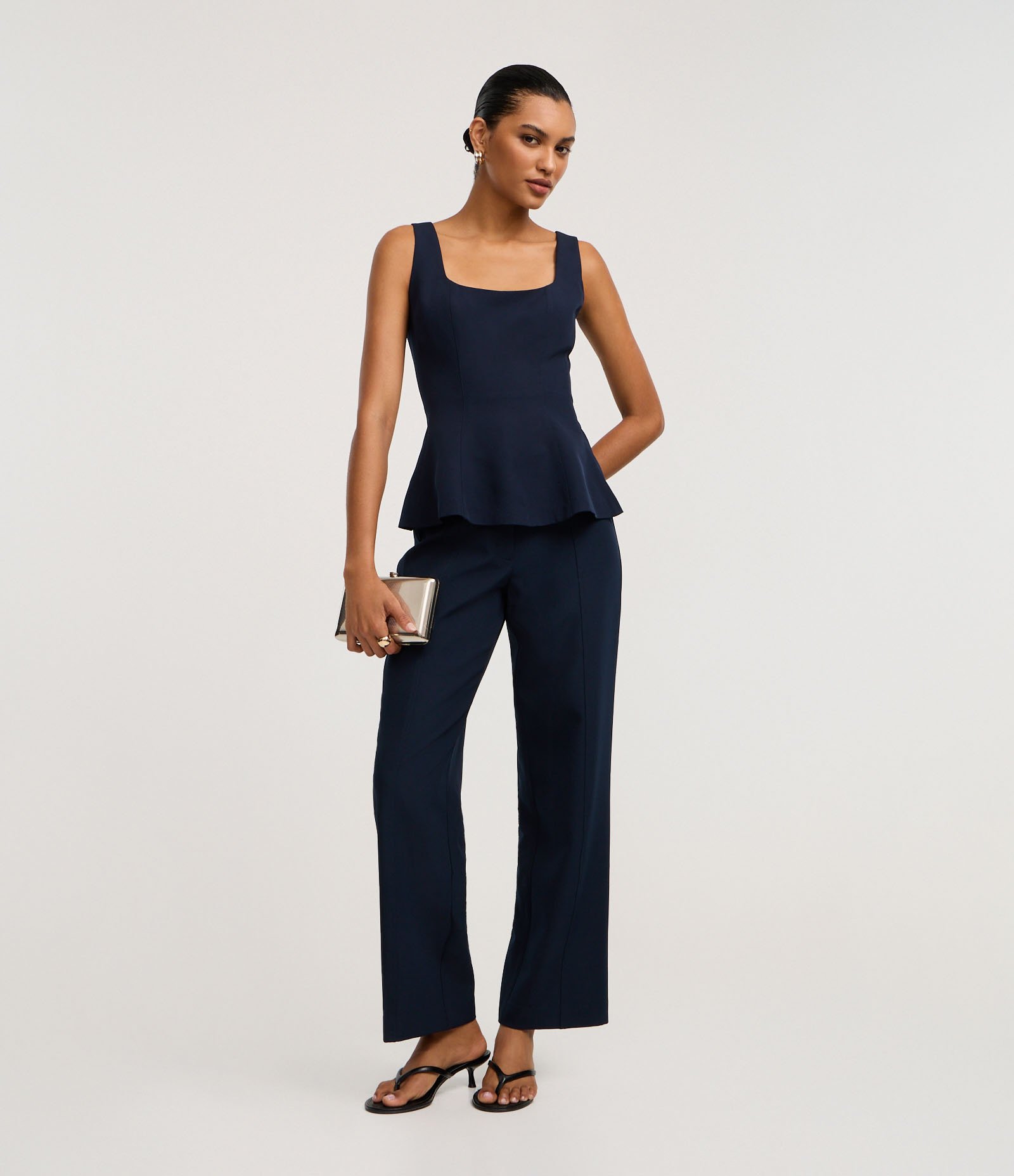 Calça Reta Alfaiatada Cintura Alta com Bolsos Falsos e Frisos Azul Marinho 1