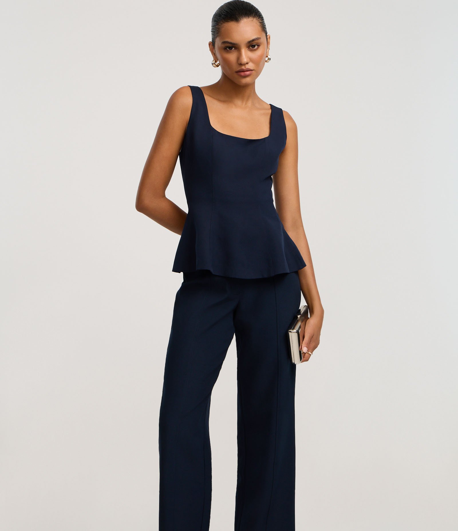 Calça Reta Alfaiatada Cintura Alta com Bolsos Falsos e Frisos Azul Marinho 2