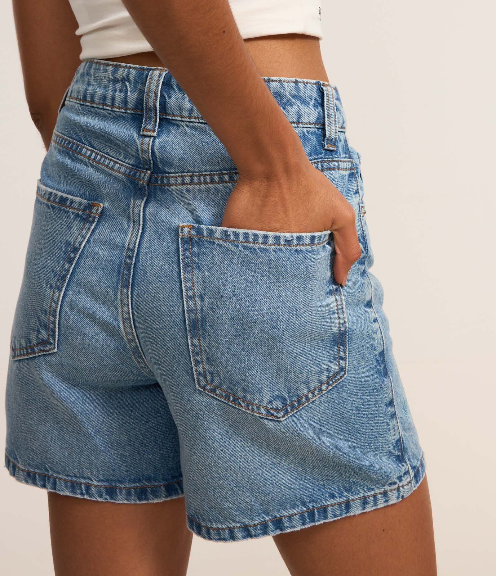 Short Mom em Jeans com Bordado de Conchinhas Azul 5