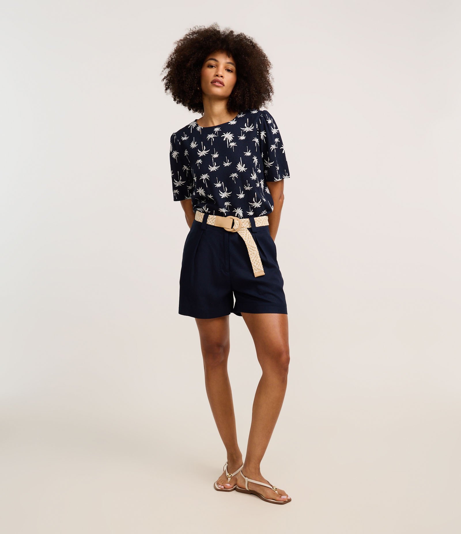 Blusa em Viscolinho com Estampa Coqueiros Azul Marinho 2