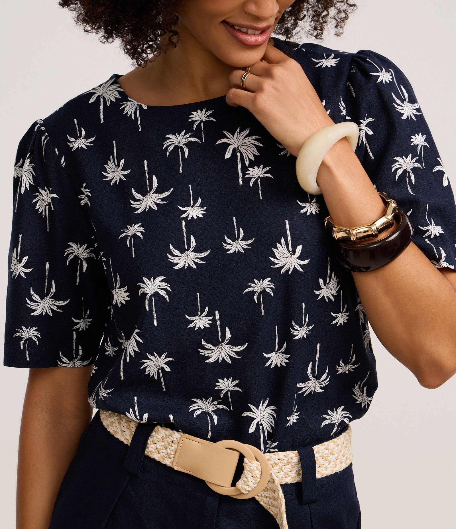 Blusa em Viscolinho com Estampa Coqueiros Azul Marinho 4