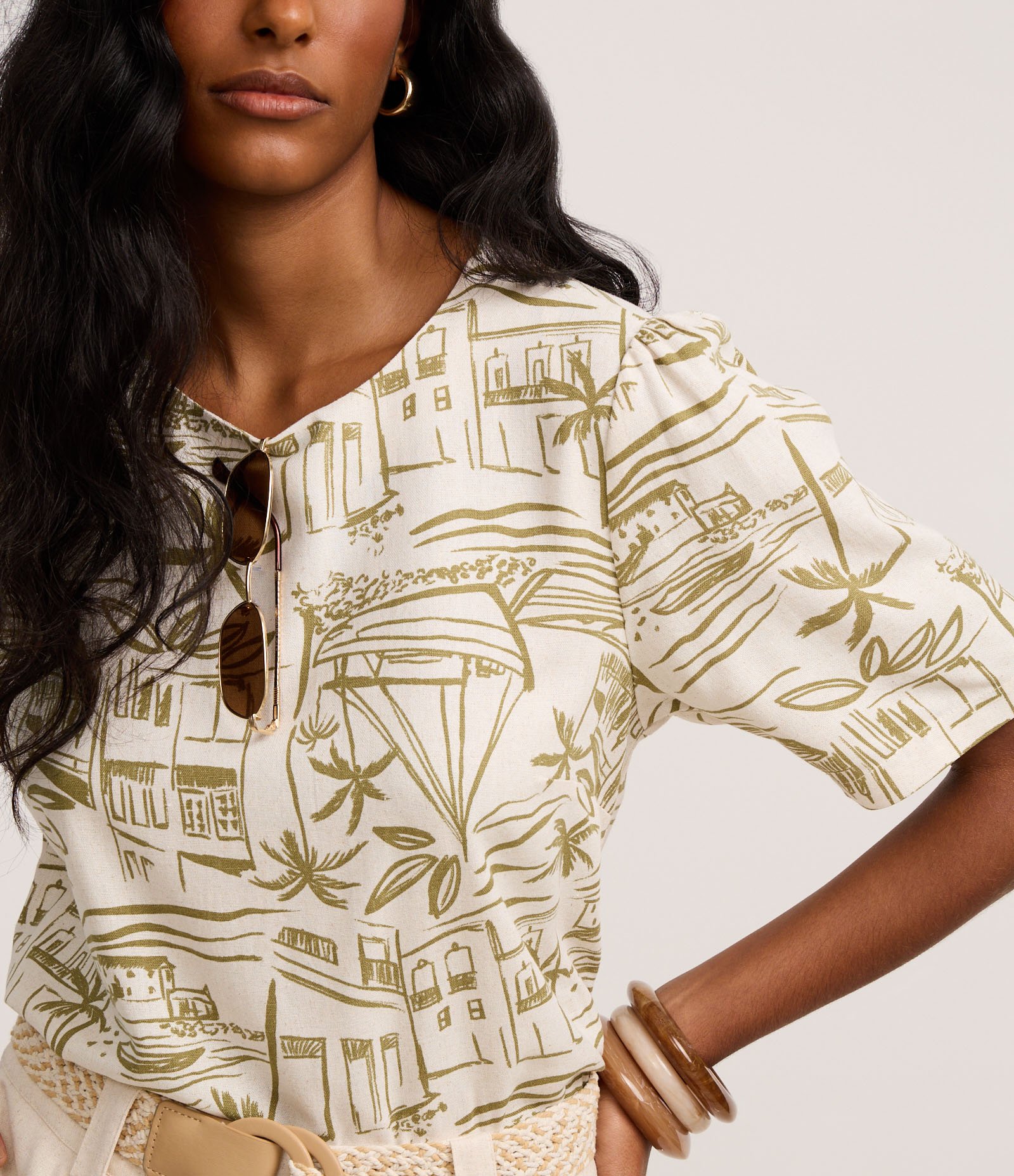 Blusa em Viscolinho com Estampa Vilarejo na Praia Dourado/Off White 4