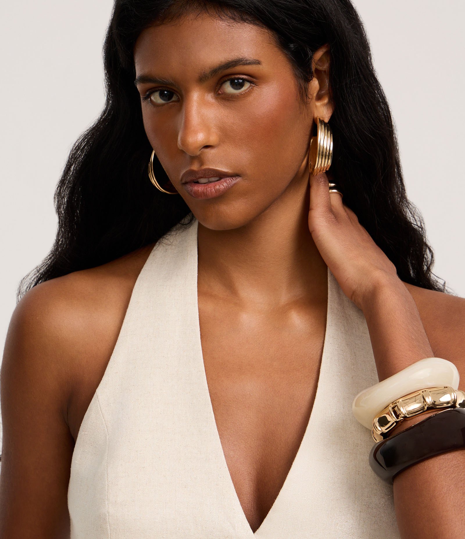 Colete Frente Única em Viscolinho com Barra V e Botões Bege 3