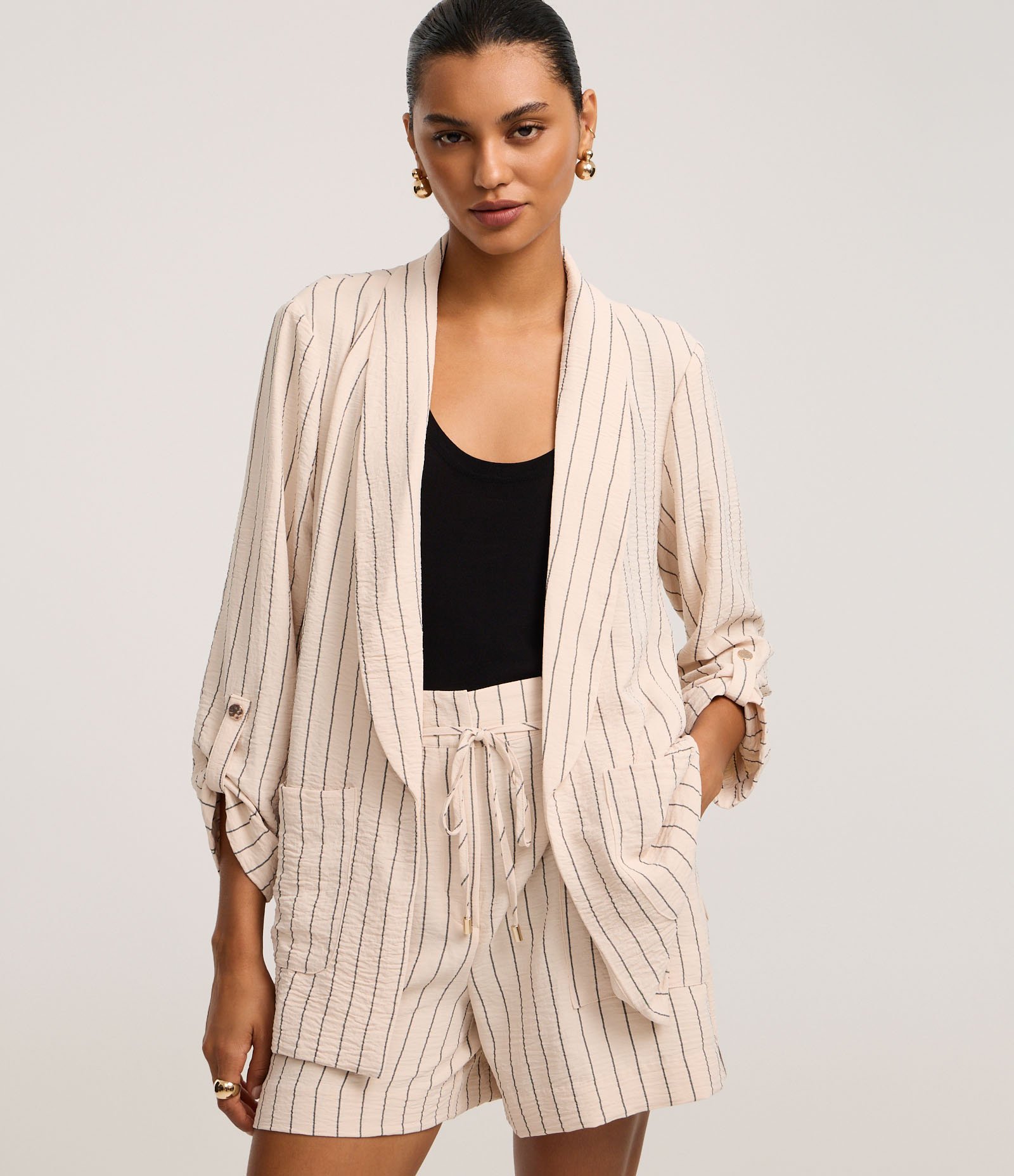 Blazer em Airflow com Listras Verticais de Fio Tinto Bege 1