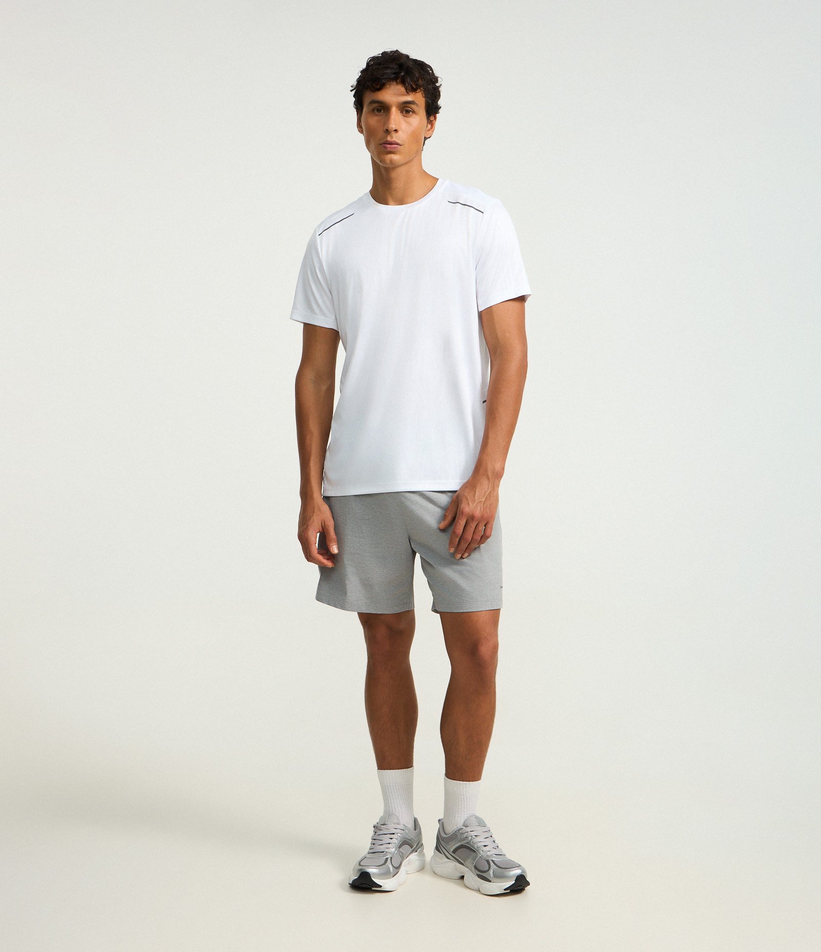 Bermuda Esportiva com Bolso Funcional com Zíper Cinza 1