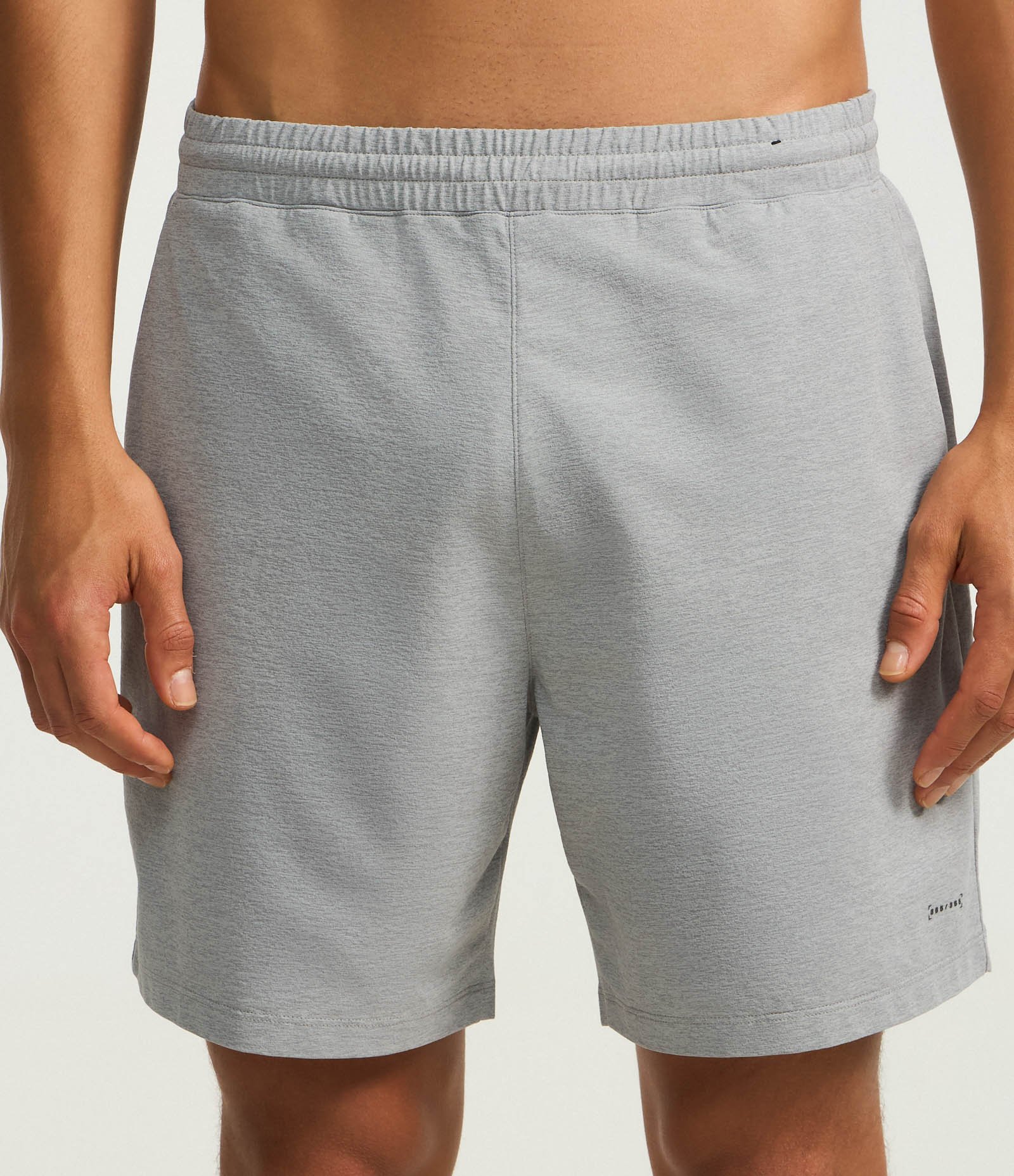 Bermuda Esportiva com Bolso Funcional com Zíper Cinza 2