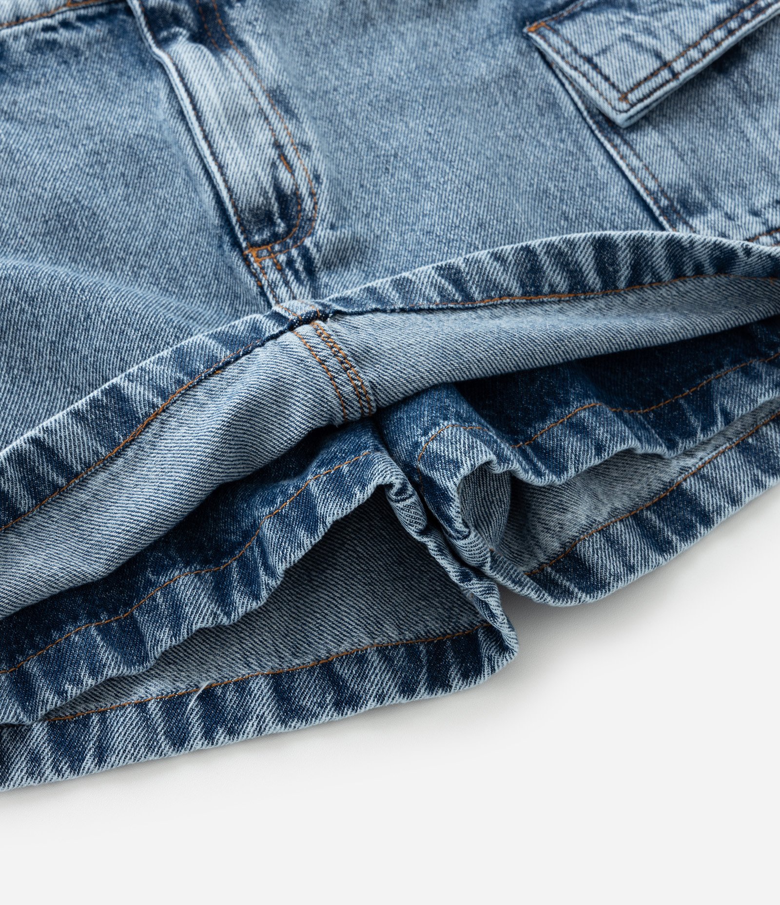 Short Saia Infantil Jeans com Bolsos Cargo - Tam 5 a 14 Anos Azul 4