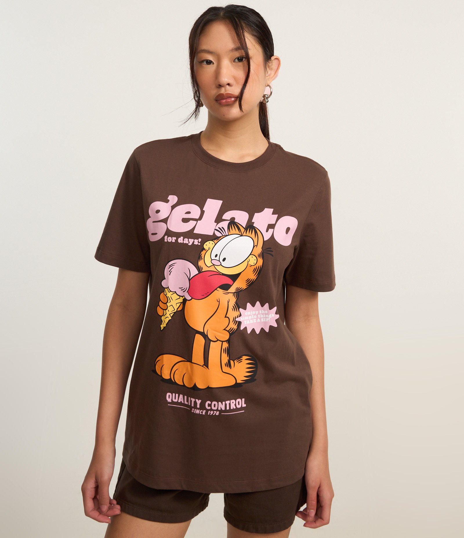 Camiseta Alongada em Algodão com Estampa Garfield Gelato Marrom 3