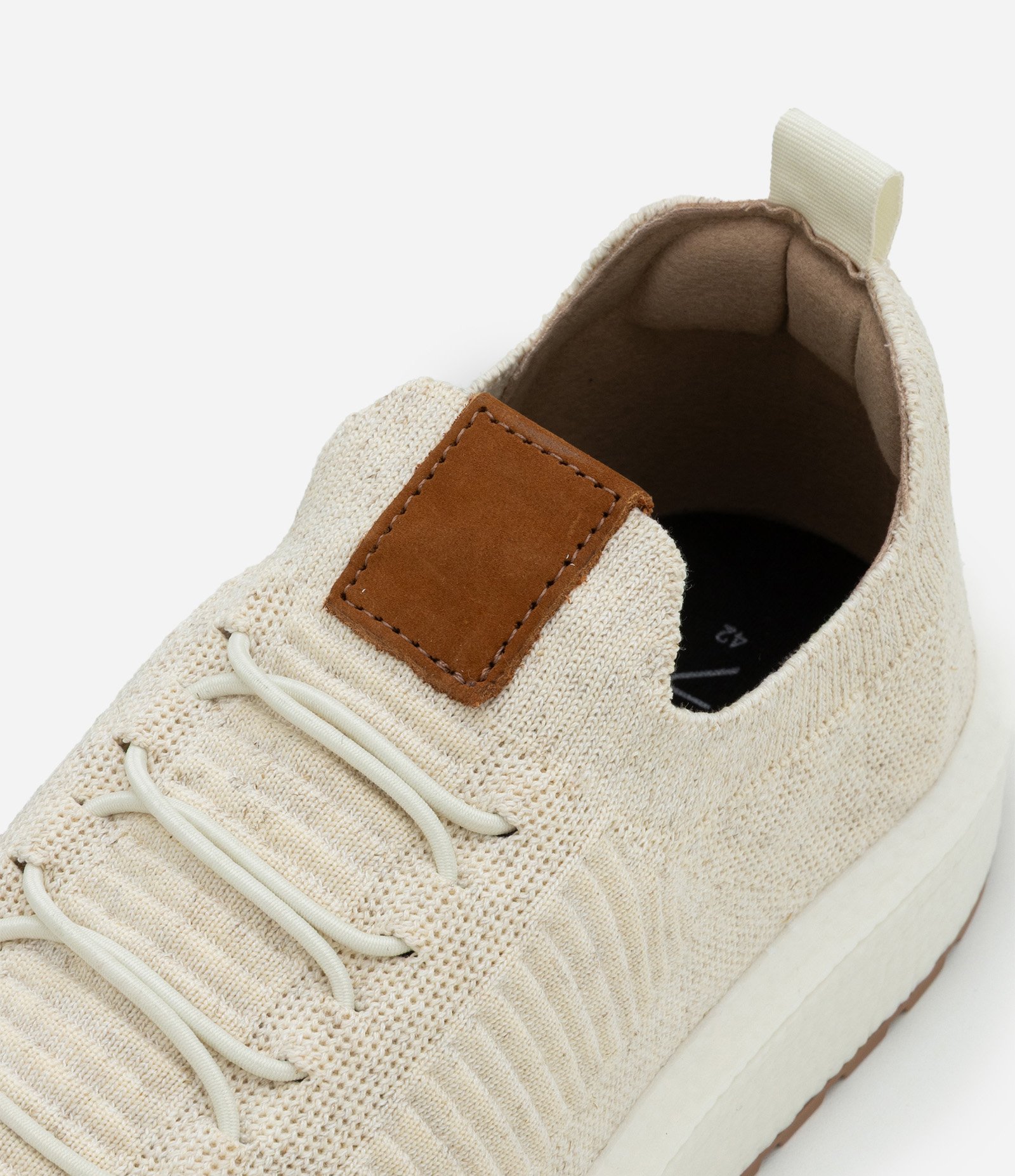 Tênis Casual em Knit com Calce Fácil e Cadarço Elástico Texturizado Bege 4