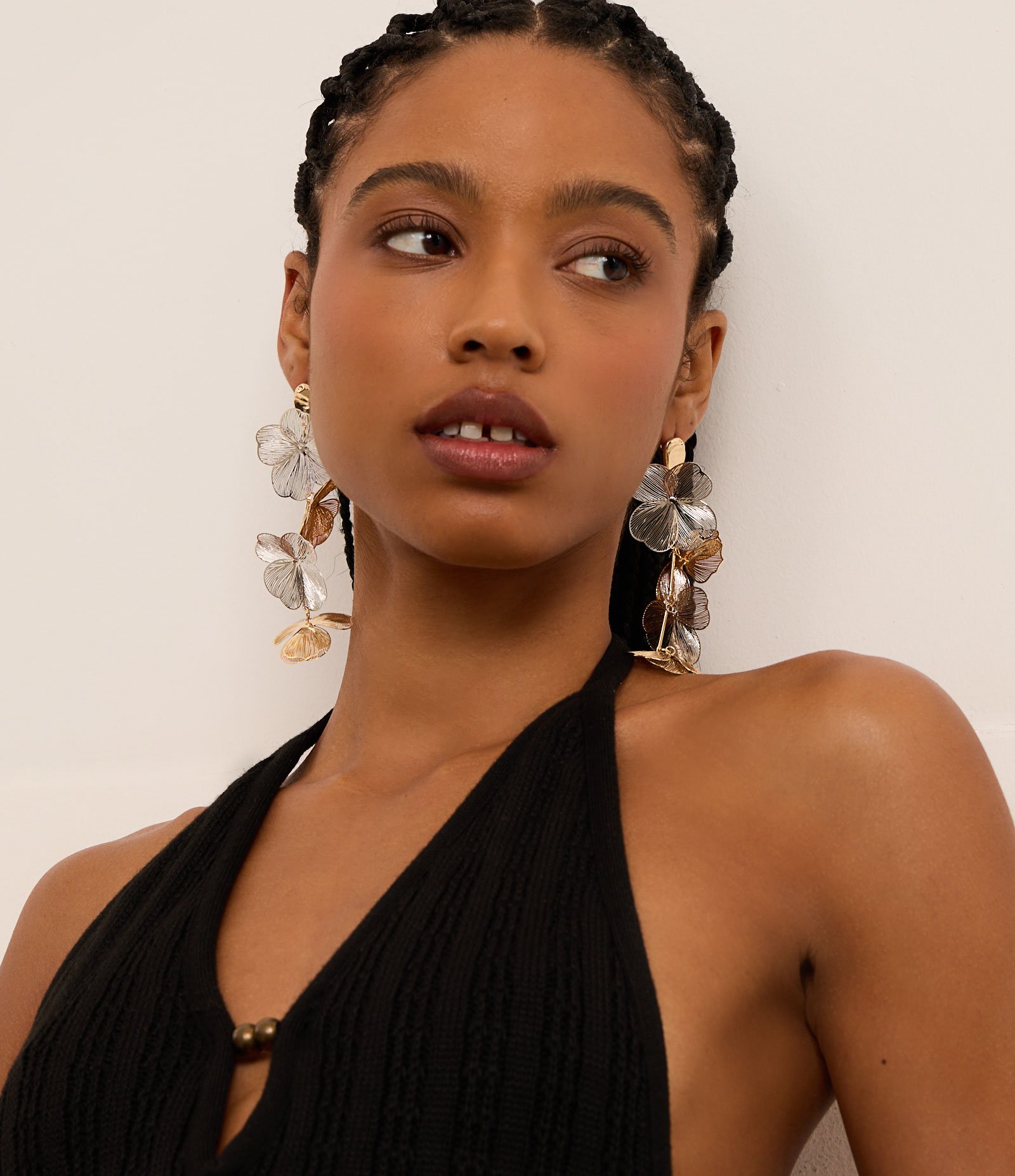 Maxi Brinco em Metal com Flores Dourado/Prateado 4