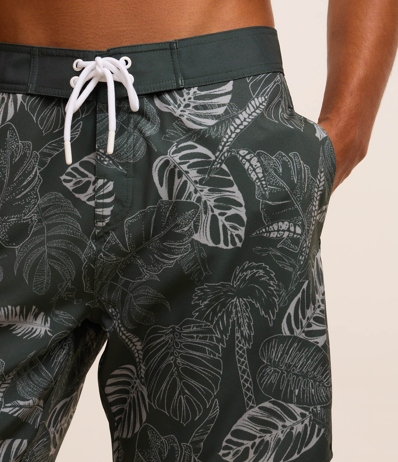 Bermuda de Banho em Microfibra com estampa de Folhagens Verde 3