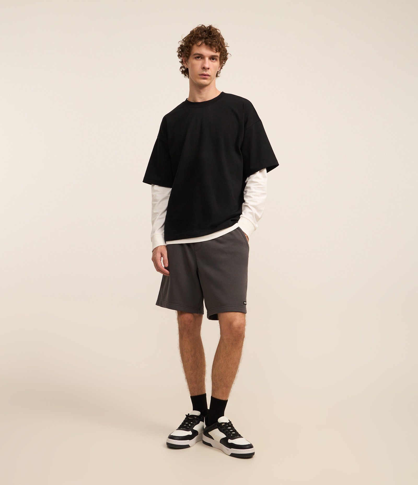 Bermuda Slim em Moletom com Felpa e Bolsos Cinza 2