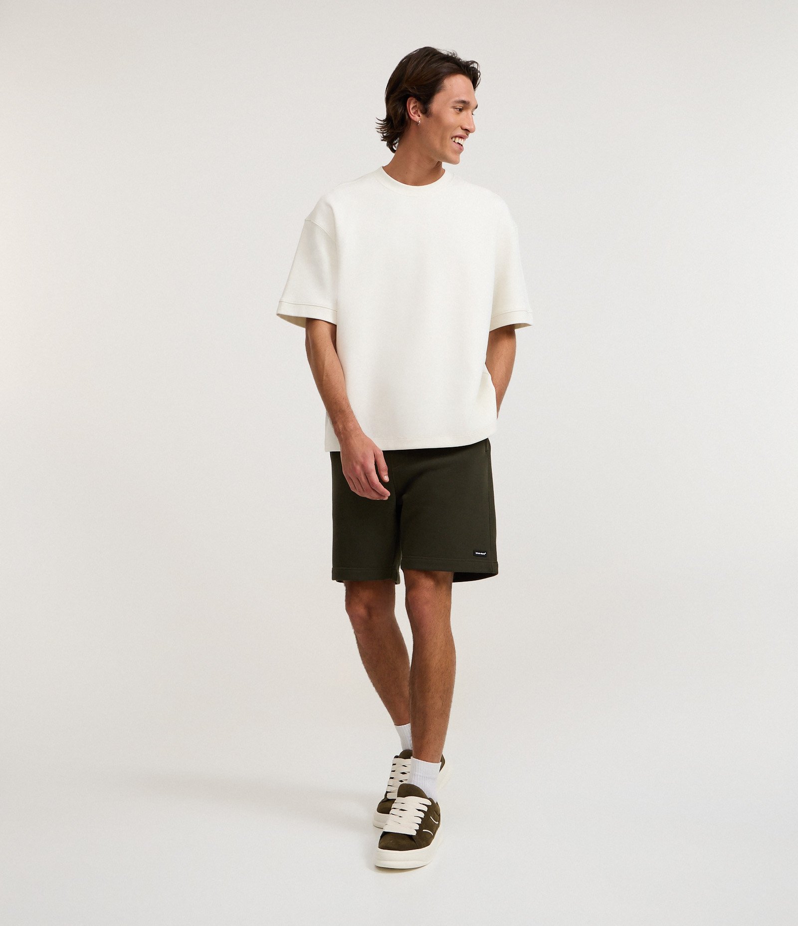Bermuda Slim em Moletom com Felpa e Bolsos Verde 1