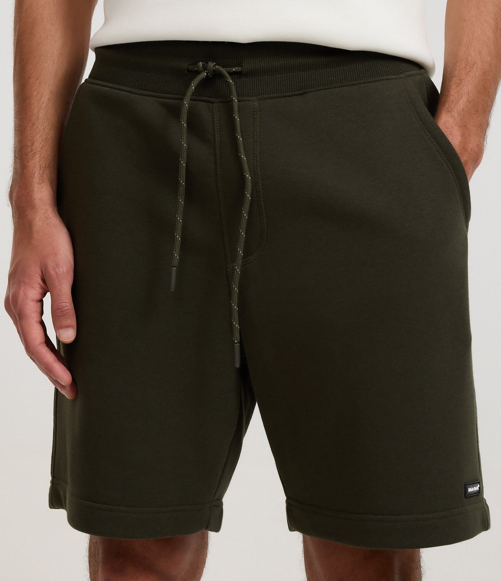Bermuda Slim em Moletom com Felpa e Bolsos Verde 2