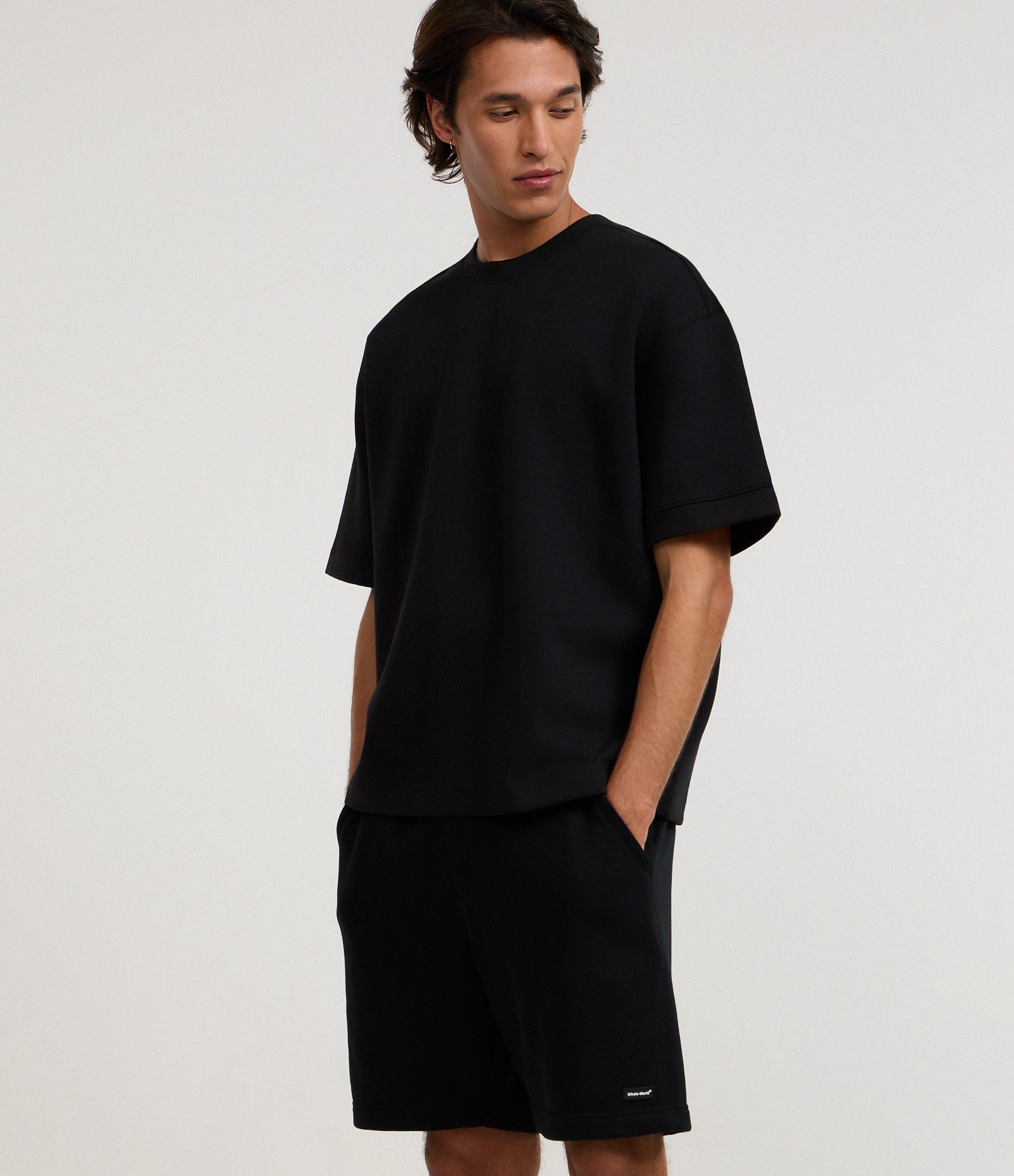 Bermuda Slim em Moletom com Felpa e Bolsos Preto 3