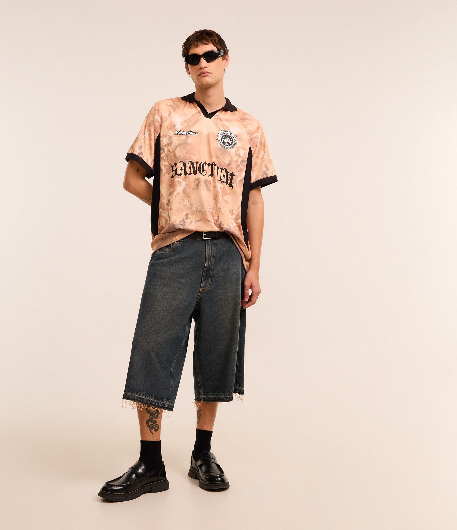 Camiseta Oversized Sportcore com Estampa Angelical e Lettering Bege 2