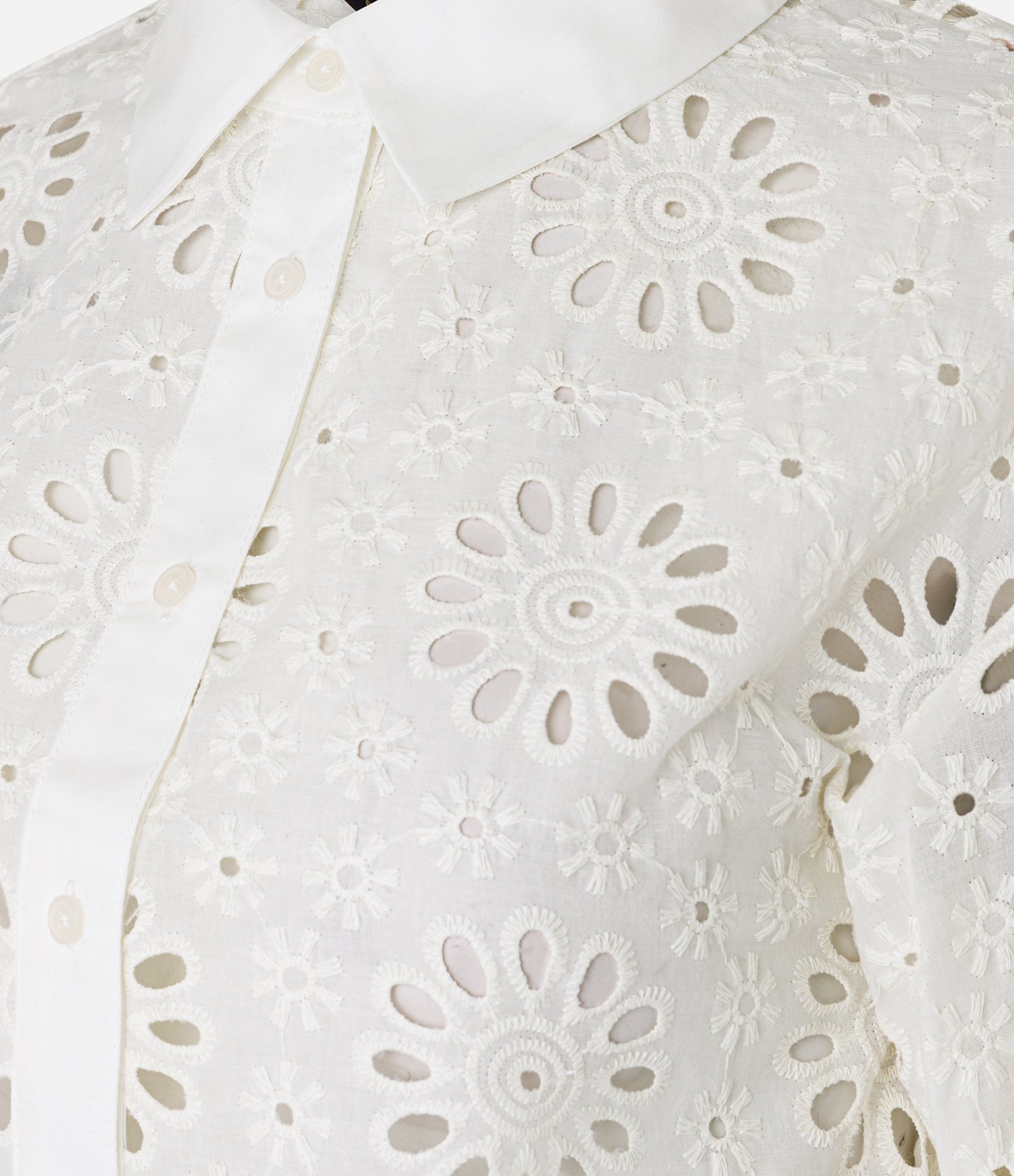 Camisa em Laise com Bordados nos Furos e Barra Nuvem Branco 8