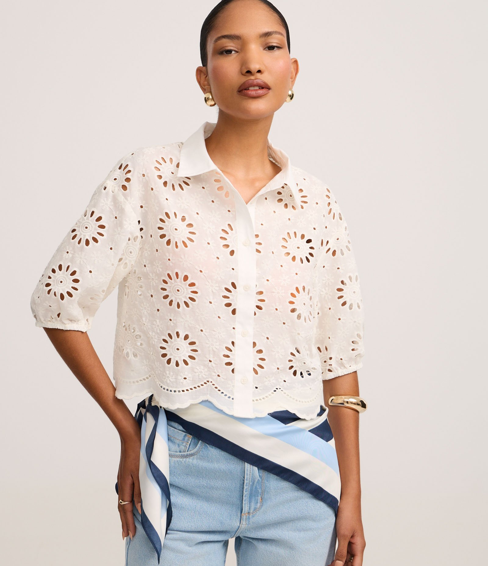 Camisa em Laise com Bordados nos Furos e Barra Nuvem Branco 1