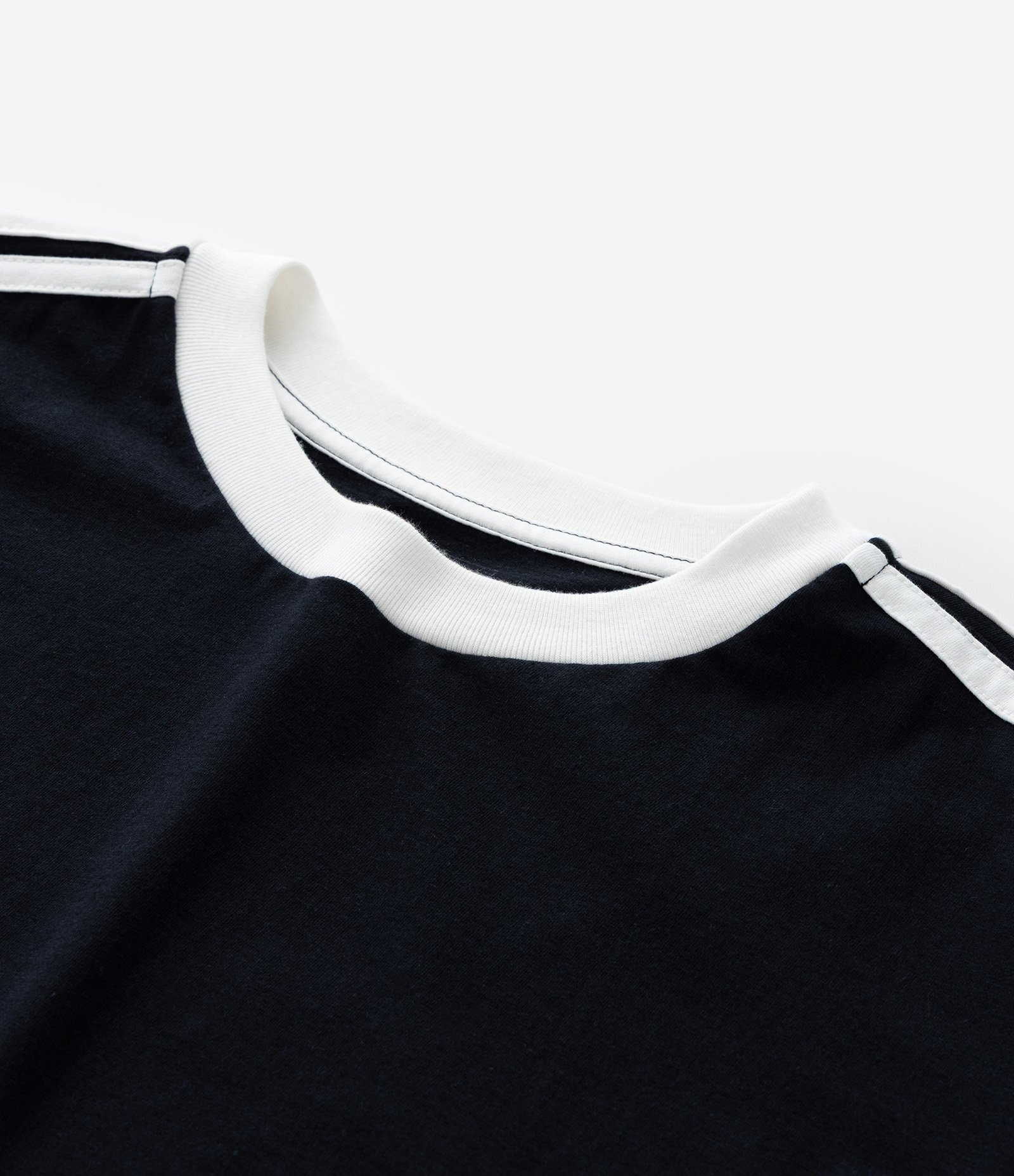 Camiseta Infantil com Detalhes Contrastantes - Tam 5 a 14 anos Preto 4