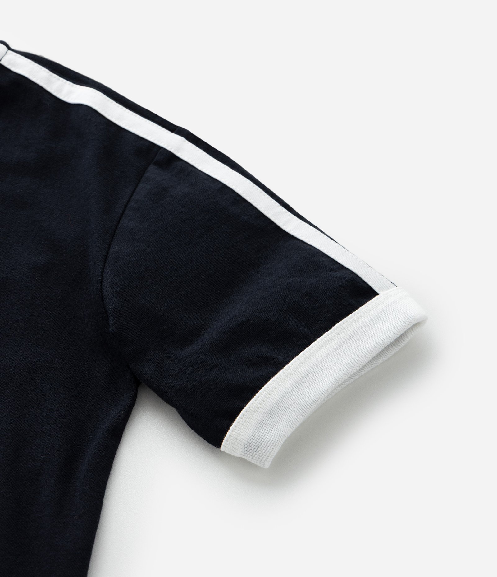 Camiseta Infantil com Detalhes Contrastantes - Tam 5 a 14 anos Preto 5
