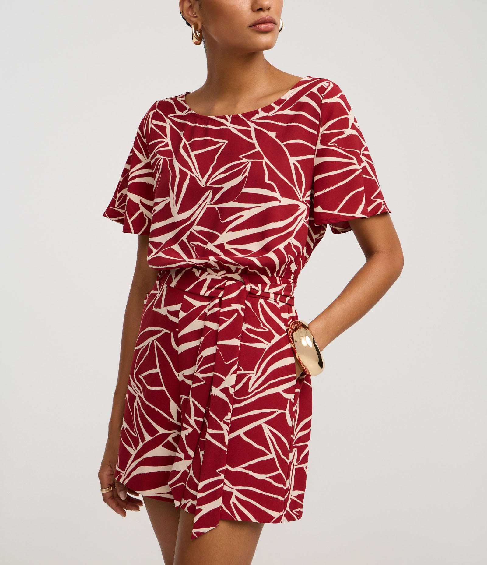 Macaquinho em Airflow com Amarração e Estampa Abstrata Bordô/Bege 4