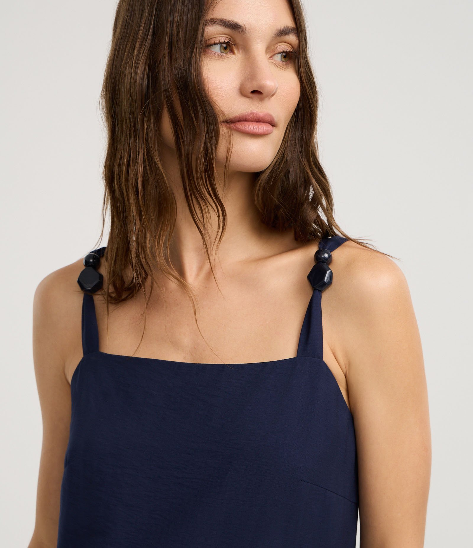 Vestido Evasê Midi em Viscose com Aviamento na Alça Azul Marinho 3