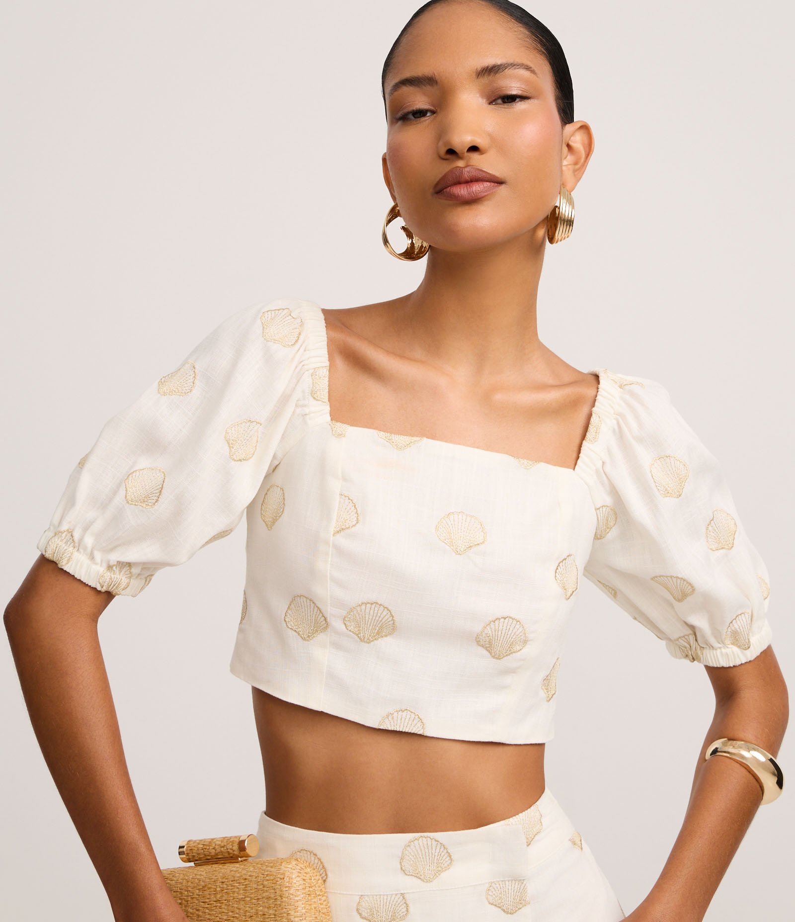 Blusa em Viscolinho com Manga Bufante e Bordado Conchas Branco 1