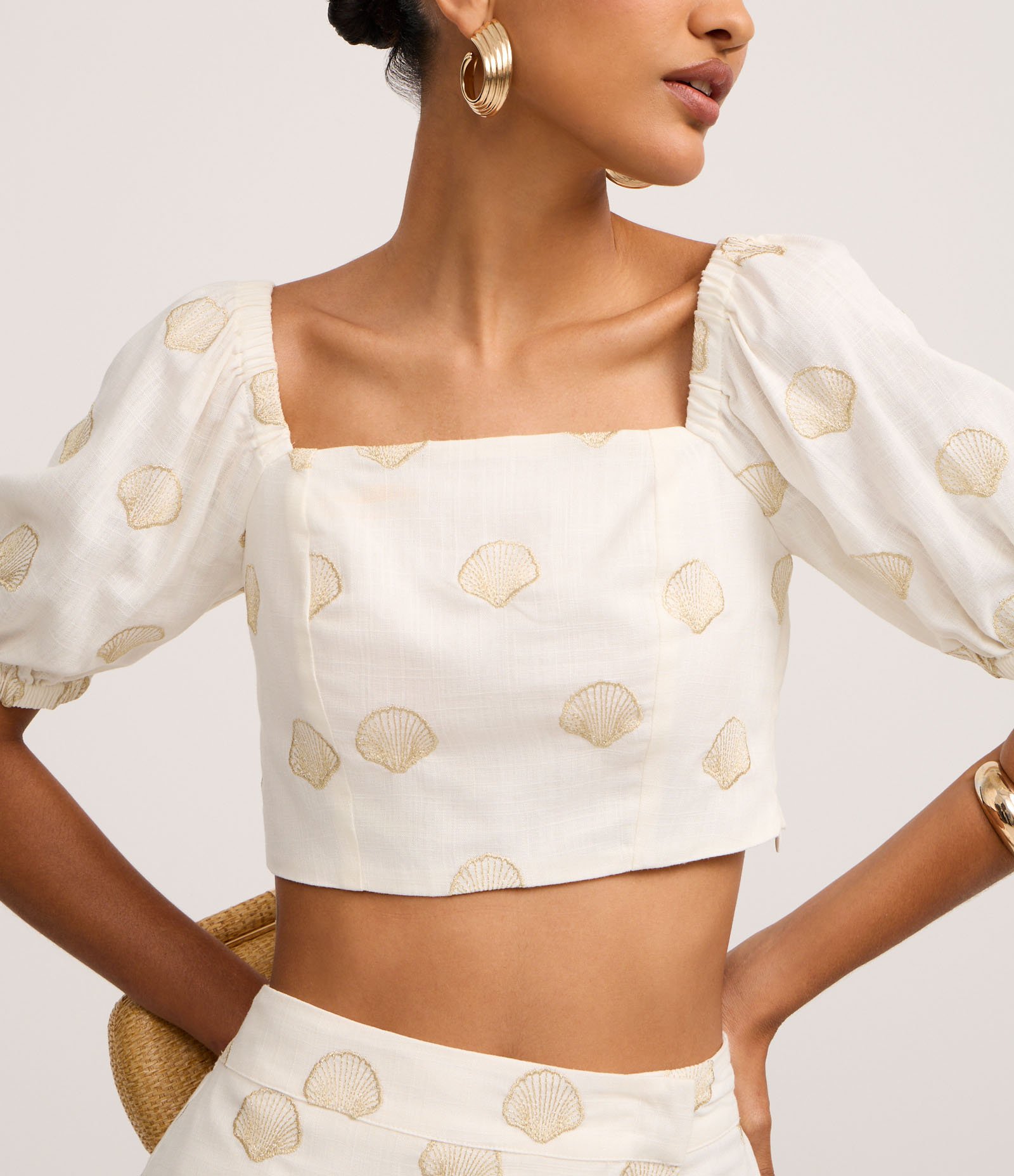 Blusa em Viscolinho com Manga Bufante e Bordado Conchas Branco 4