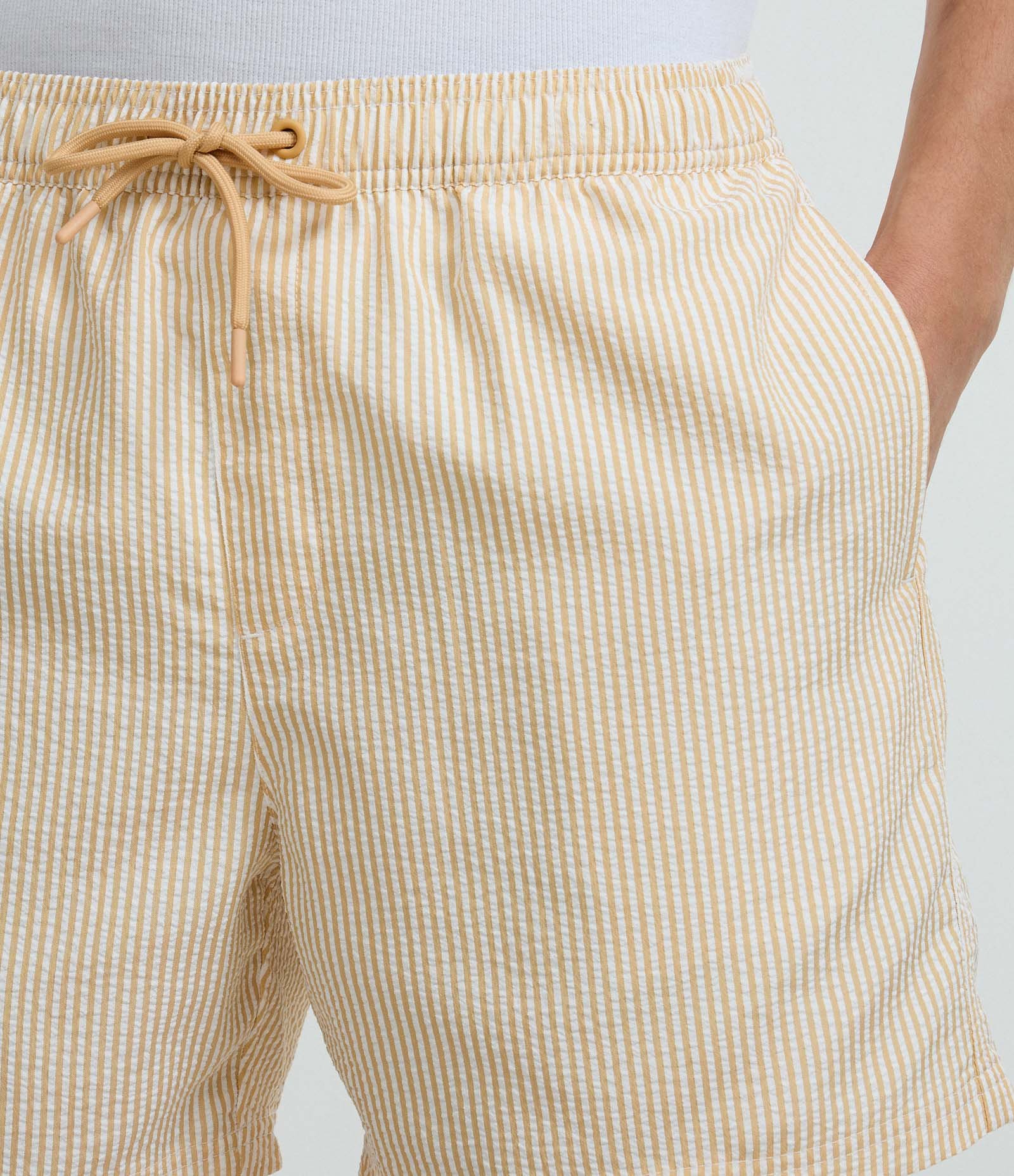 Bermuda de Praia Listrada em Microfibra com Textura Anarruga Amarelo 4