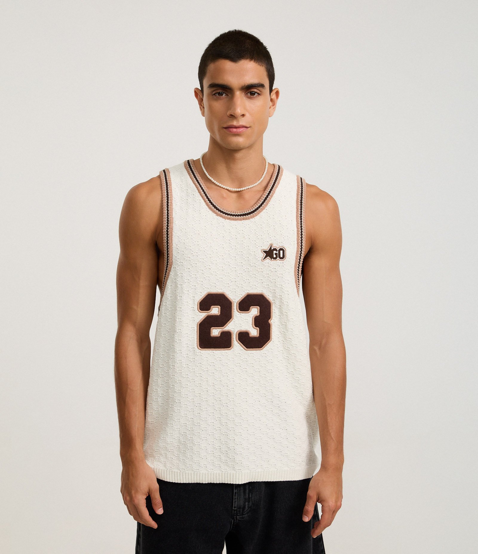 Regata Sportcore em Tricô Número 23 com Viés Contrastante Bege 1