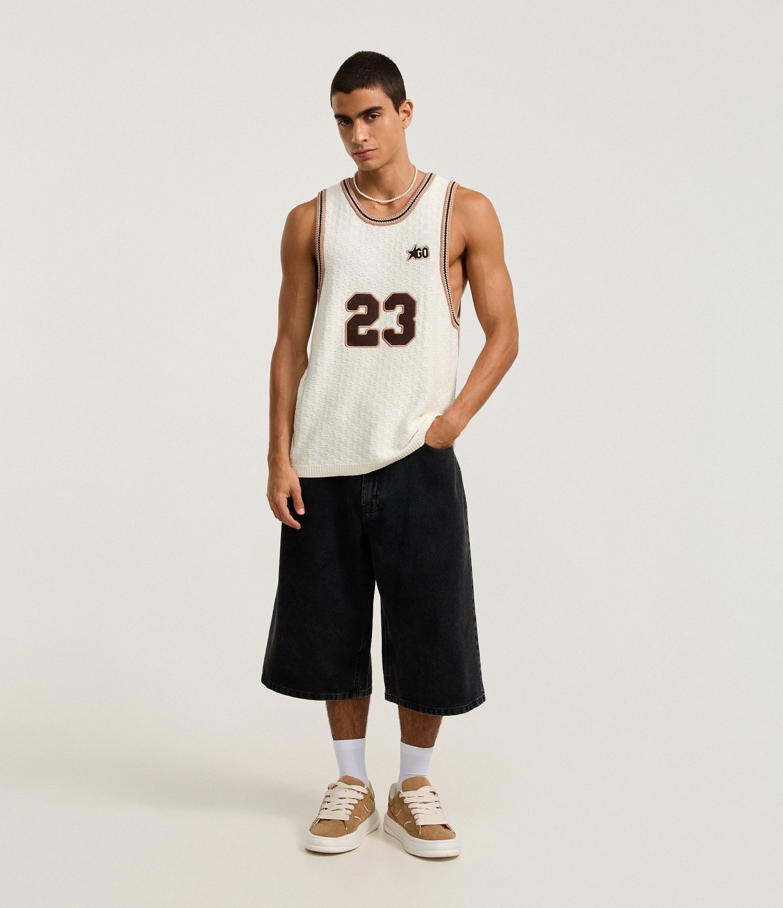Regata Sportcore em Tricô Número 23 com Viés Contrastante Bege 2