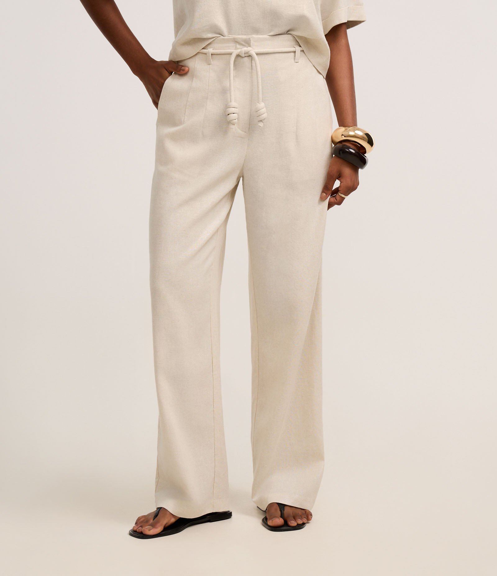 Calça Pantalona em Viscolinho com Cinto Corda Bege 3