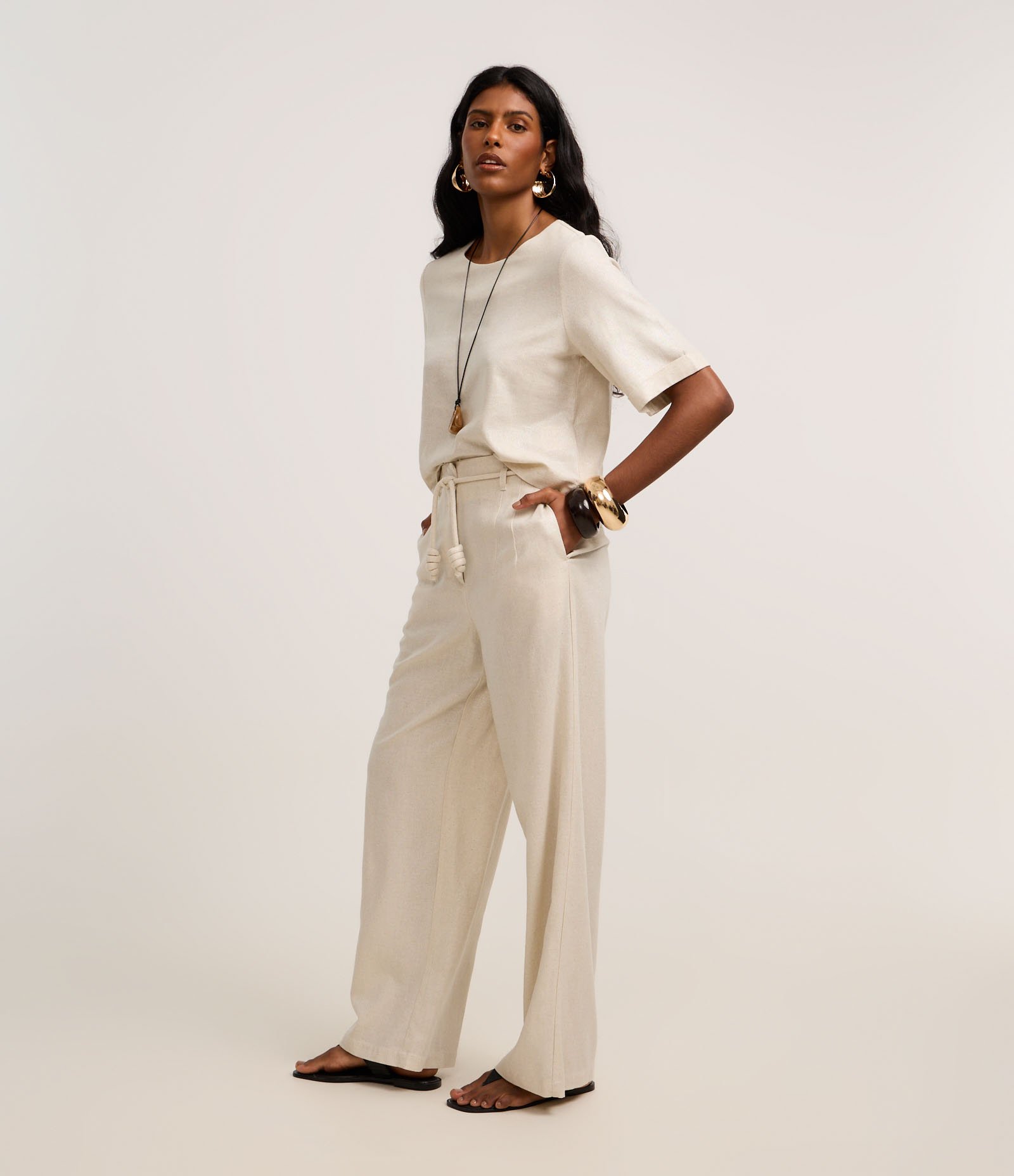 Calça Pantalona em Viscolinho com Cinto Corda Bege 5