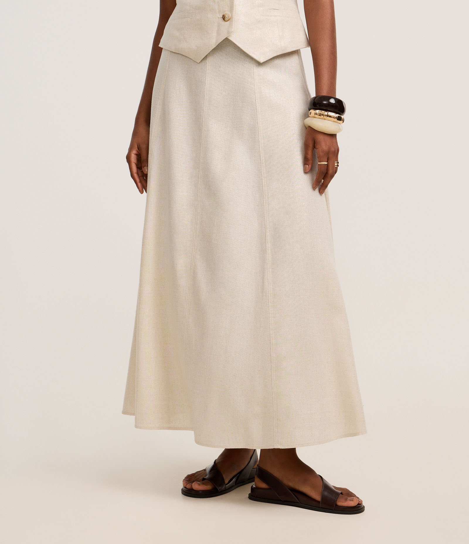 Saia Reta Midi em Viscolinho com Costura Aparente no Recorte Bege 3