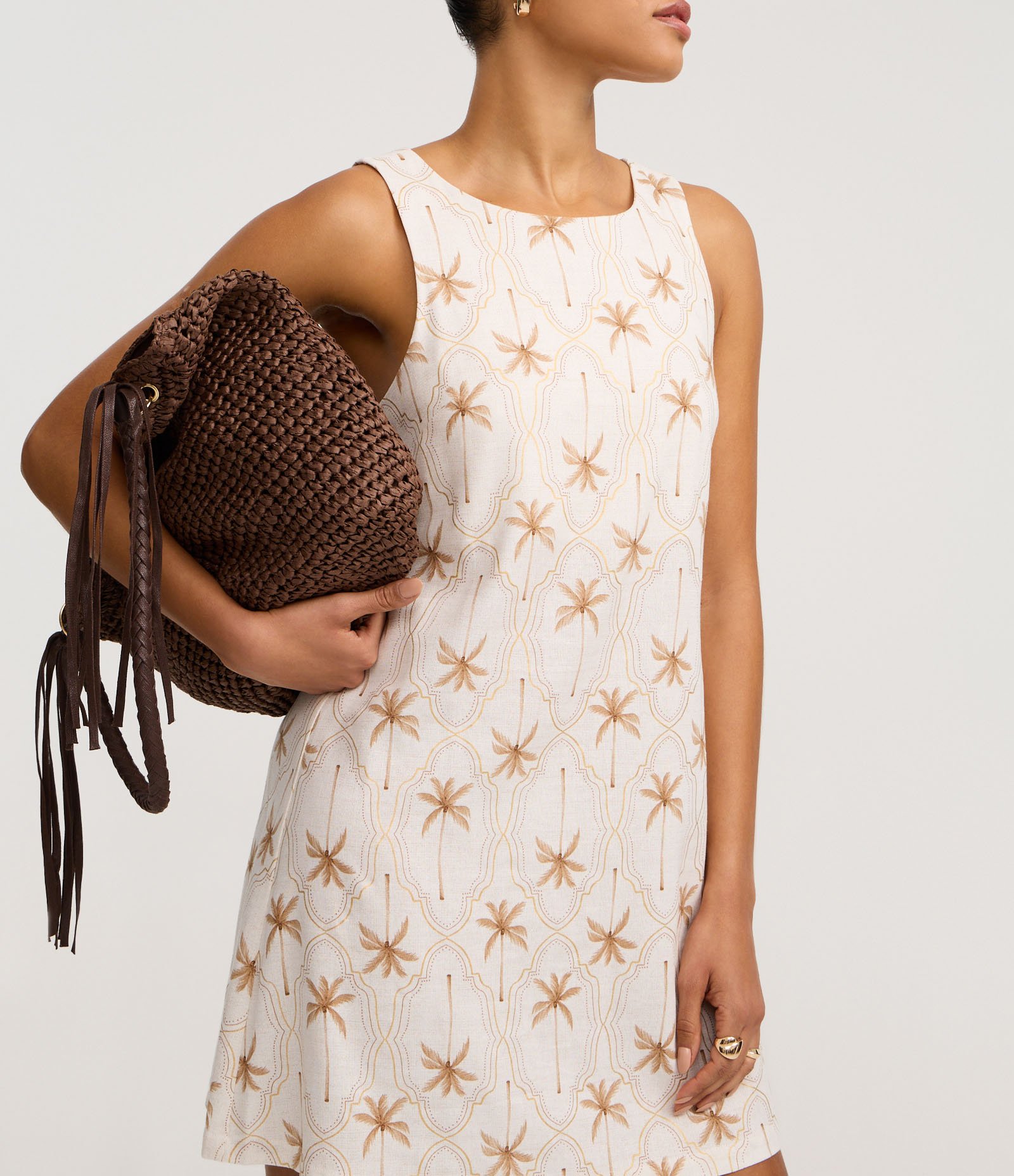 Vestido Curto em Viscolinho com Estampa Coqueiros e Foil Bege 4