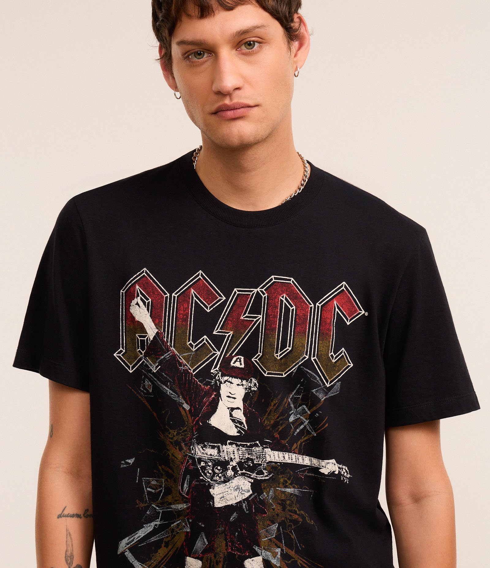 Camiseta Comfort em Algodão com Estampa AC/DC Preto 4