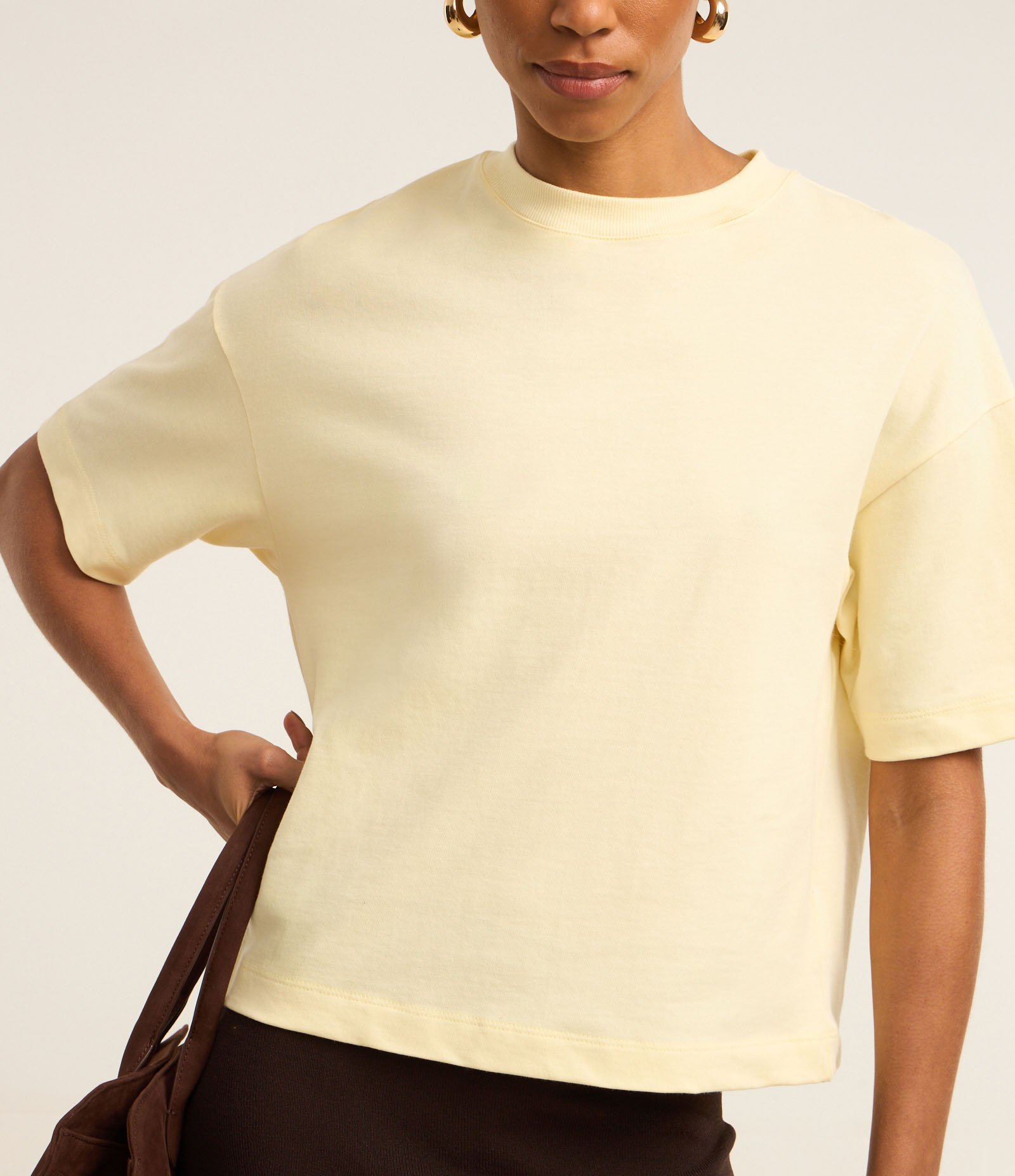 Blusa Oversized Básica em Malhão com Manga Curta Amarelo Claro 3
