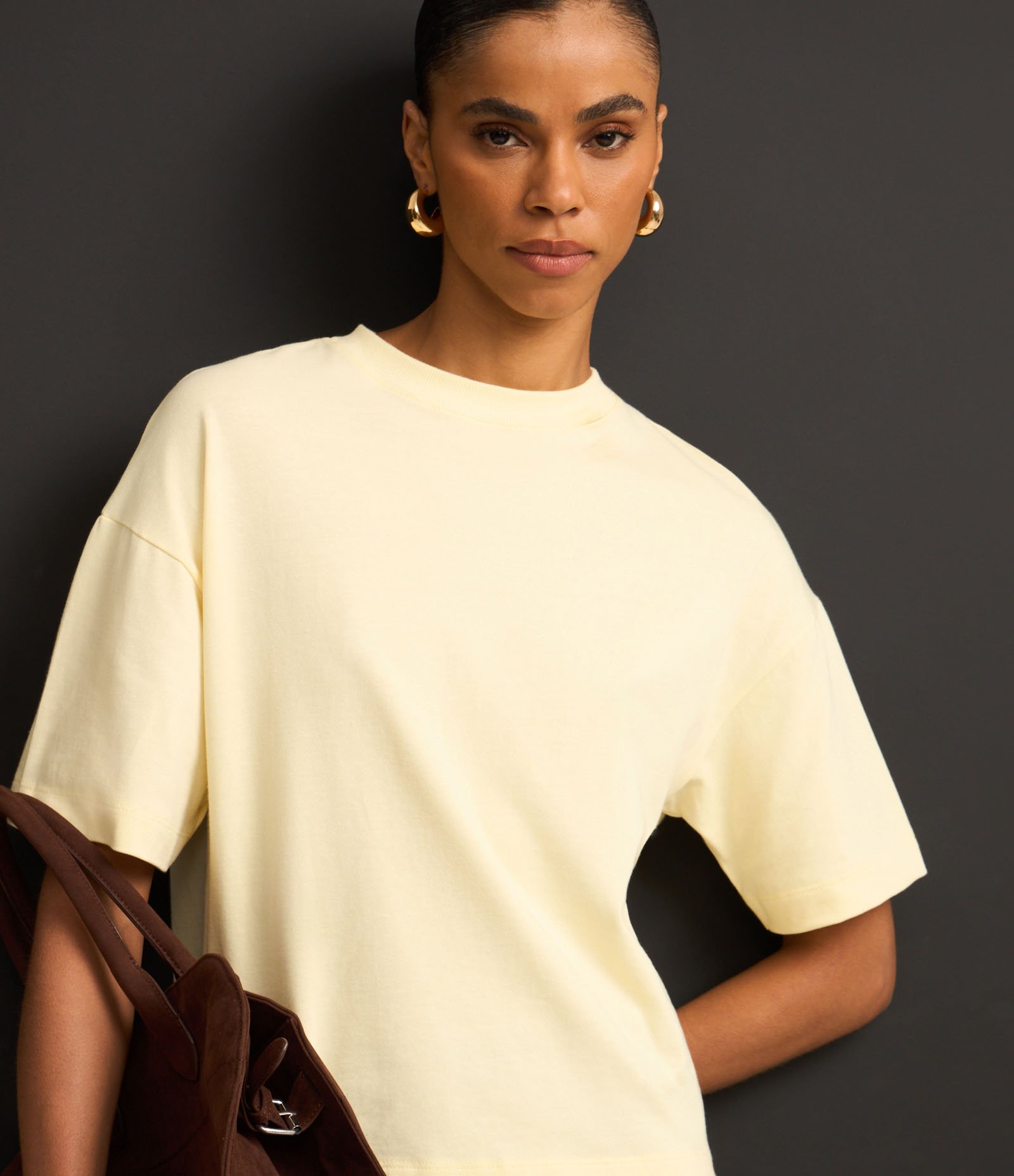 Blusa Oversized Básica em Malhão com Manga Curta Amarelo Claro 6